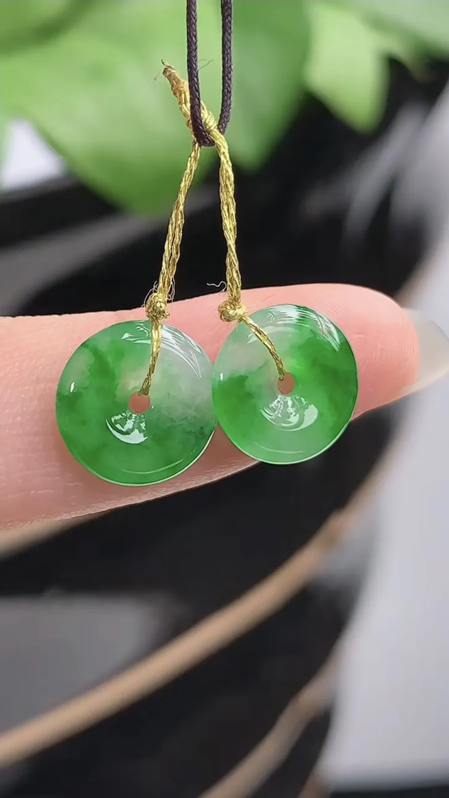 a货翡翠冰种飘阳绿平安扣吊坠一对 尺寸9.5×2mm 重量0.86g 1216