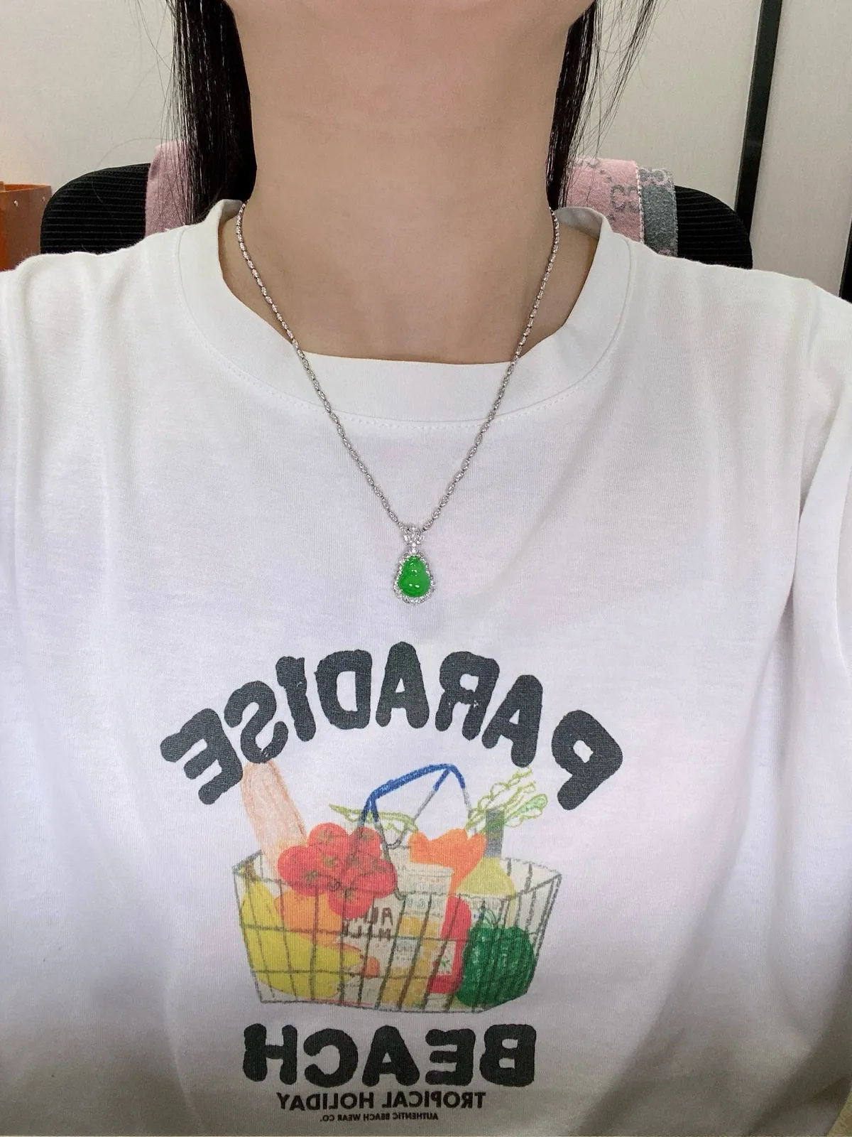 【冰种满绿葫芦吊坠】种水色俱全，冰透闪亮，通透感饱满度很好，18k金钻豪华镶嵌，裸石尺寸12.5*9.7*4.1毫米