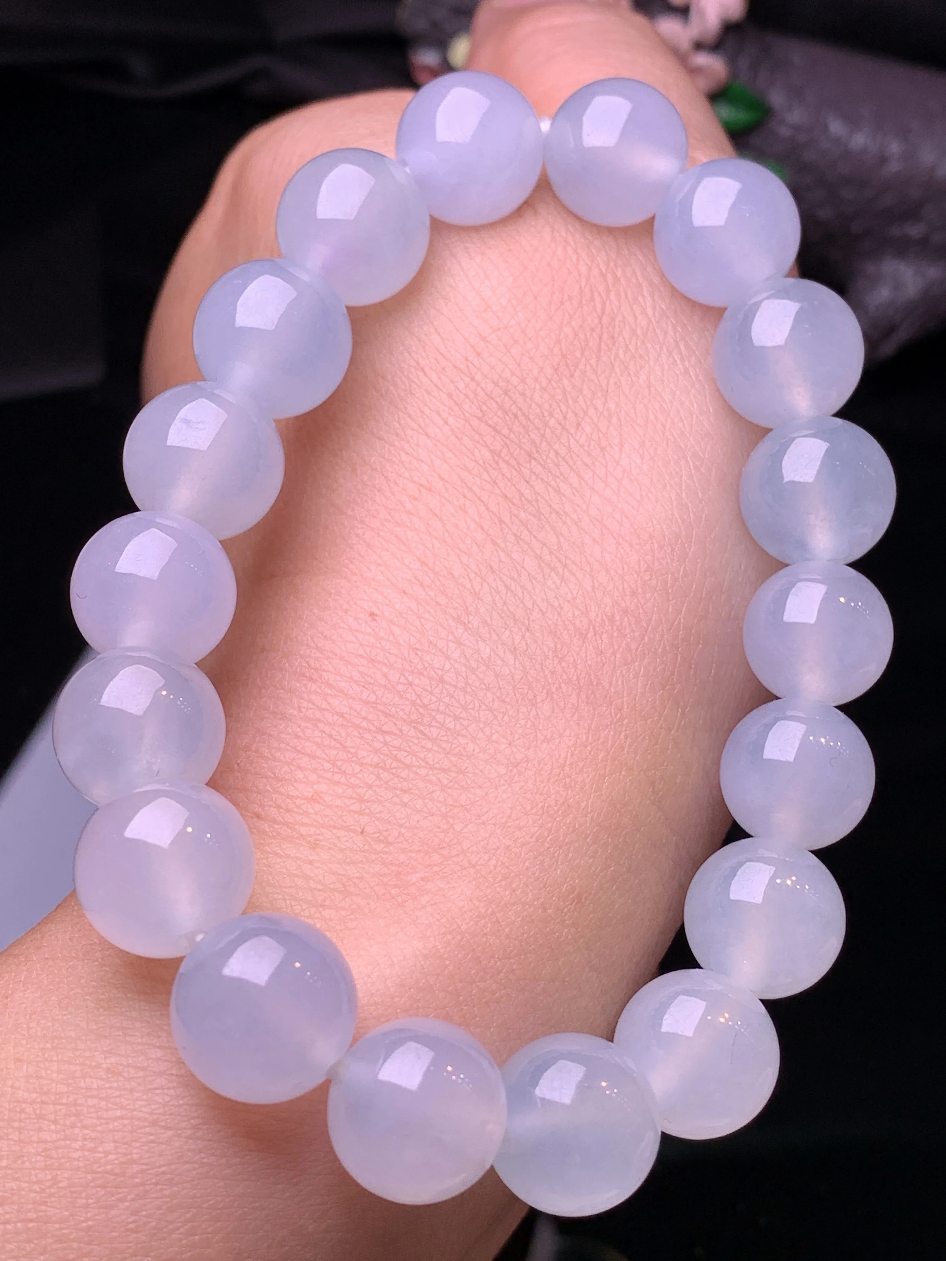 冰种圆珠手链 玉质细腻 色泽清新艳丽 整体尺寸10.8