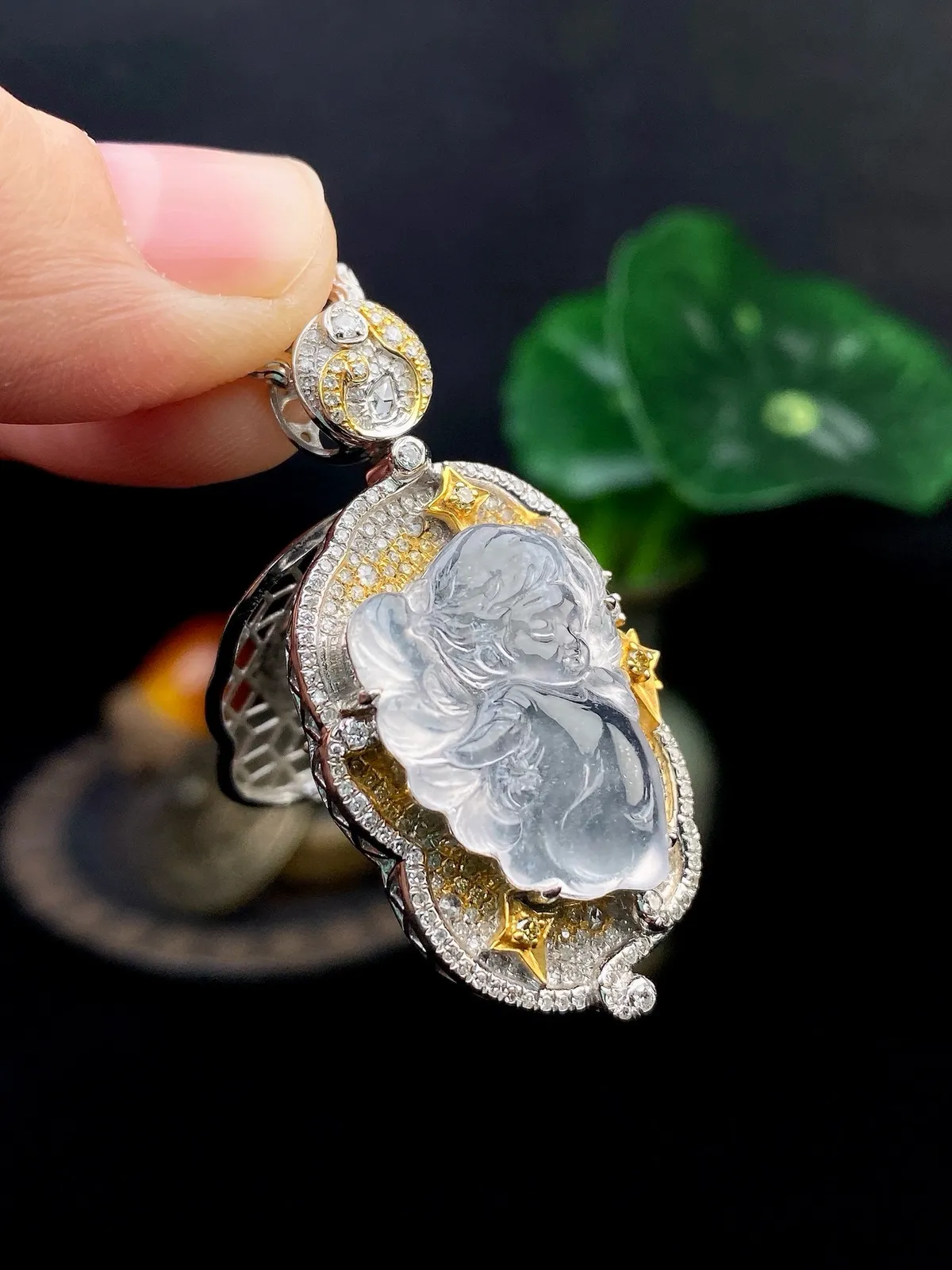 【冰种蝴蝶仙子】小可爱，高冰底子，精品，设计款镶嵌，18k金钻镶嵌，裸石尺寸21.4*15.6*3毫