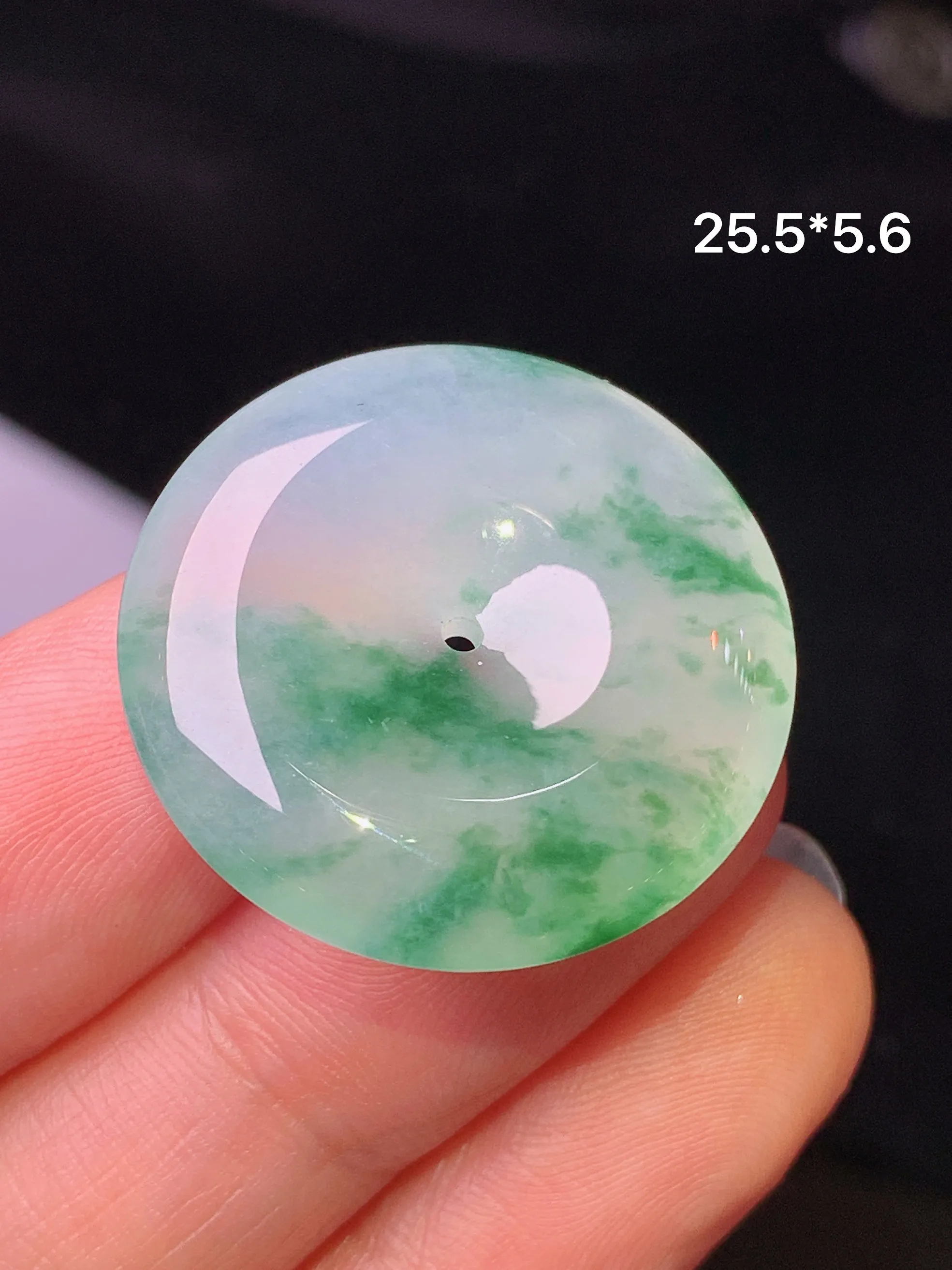 冰种飘绿平安扣吊坠 玉质细腻 色泽清新 艳丽 整体尺寸25.5*5.6