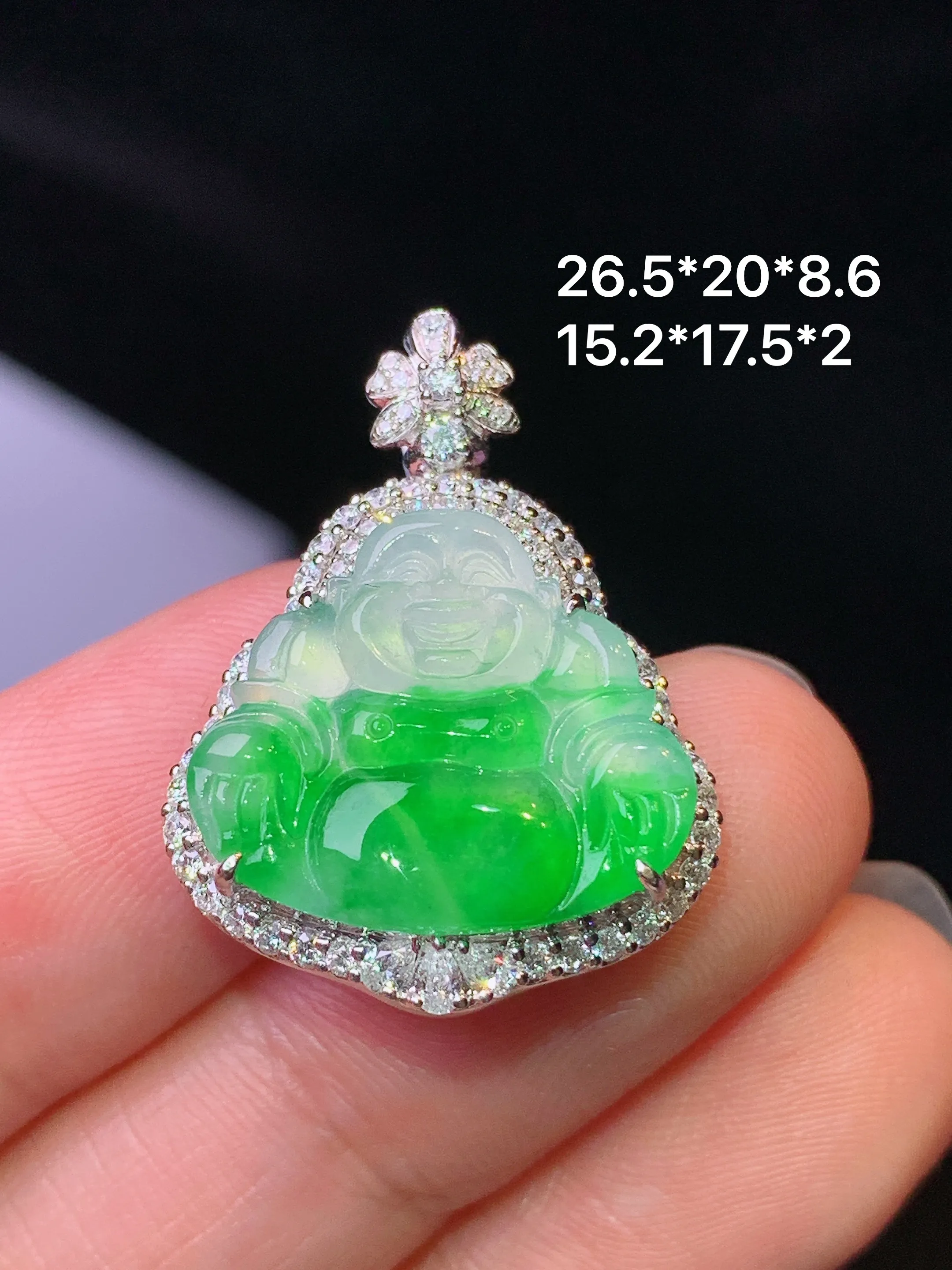 18k金钻镶嵌翠绿佛公吊坠 玉质细腻 色泽清新艳丽 整体尺寸26.5*20*8.6