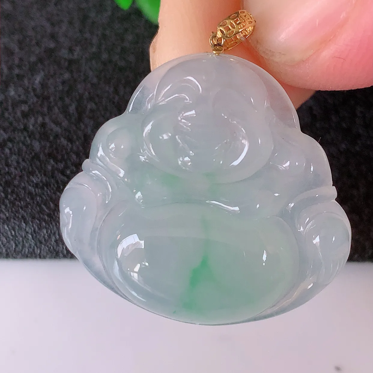 18K金镶嵌冰种飘绿翡翠佛公吊坠，玉笑佛，饱满，开脸喜庆，品佳品，配戴优雅迷人！#49.18整体29裸石25.5*23.8*5.6