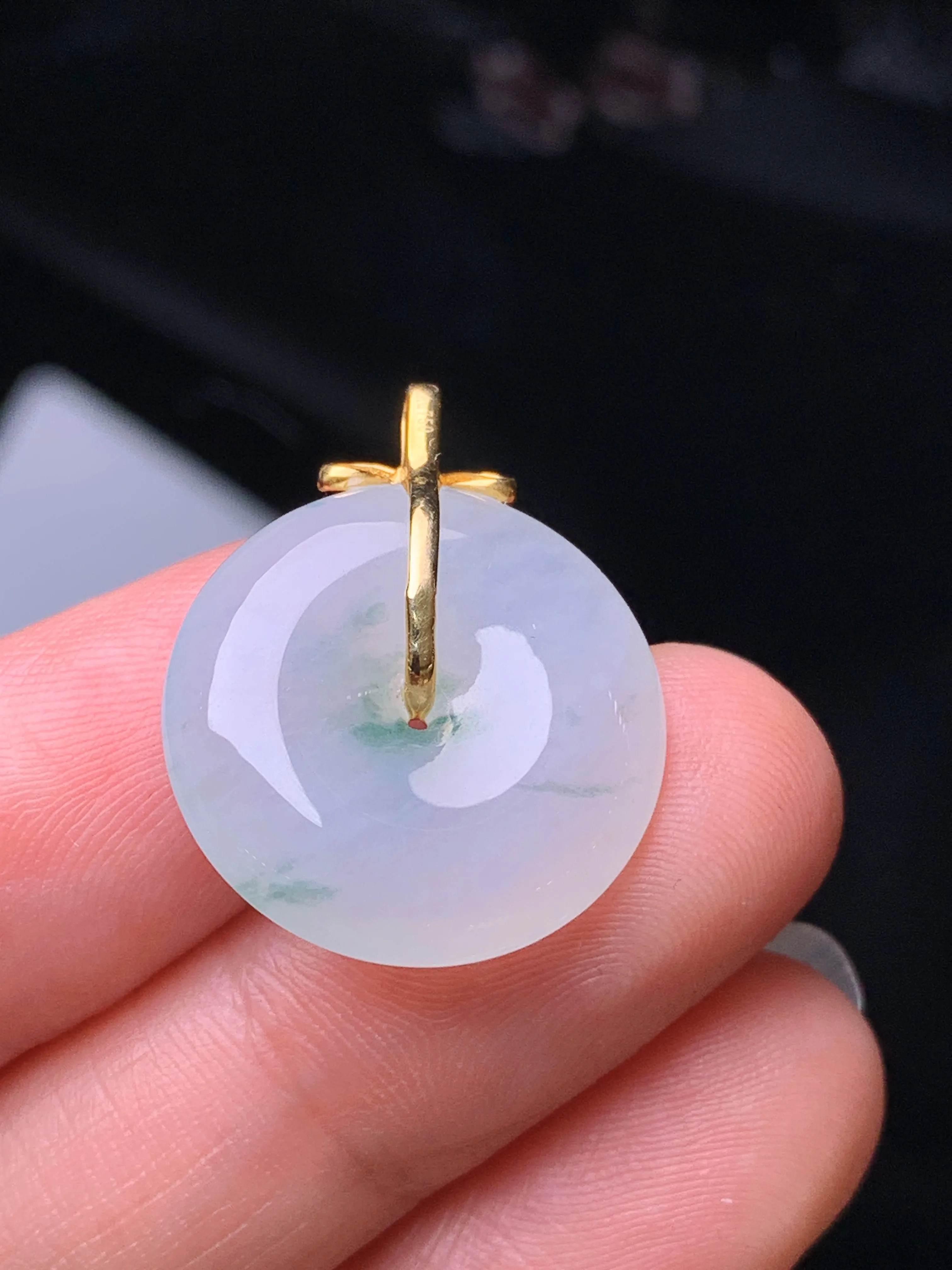 18k金镶嵌冰种平安扣吊坠 玉质细腻 色泽清新艳丽 整体尺寸23.5*18.8*5.2