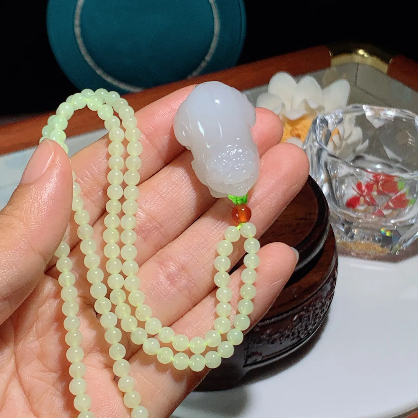 和田玉白玉招财进宝貔貅挂件。尺寸33/22/17重30克。玉质细腻油润。手推出油。佩戴高端典雅。lt251220