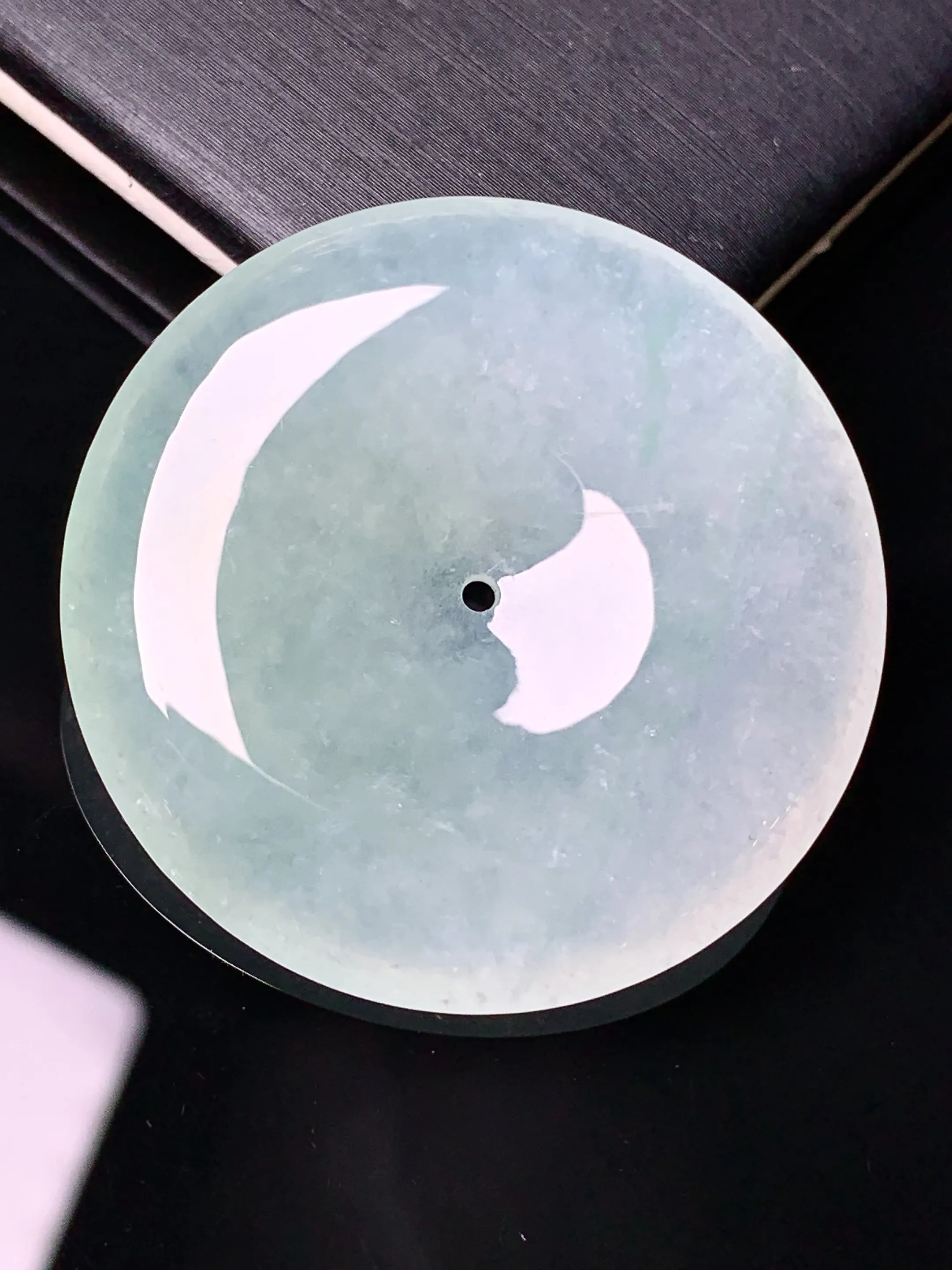 冰种平安扣吊坠 玉质细腻 色泽清新艳丽 整体尺寸36*5.8