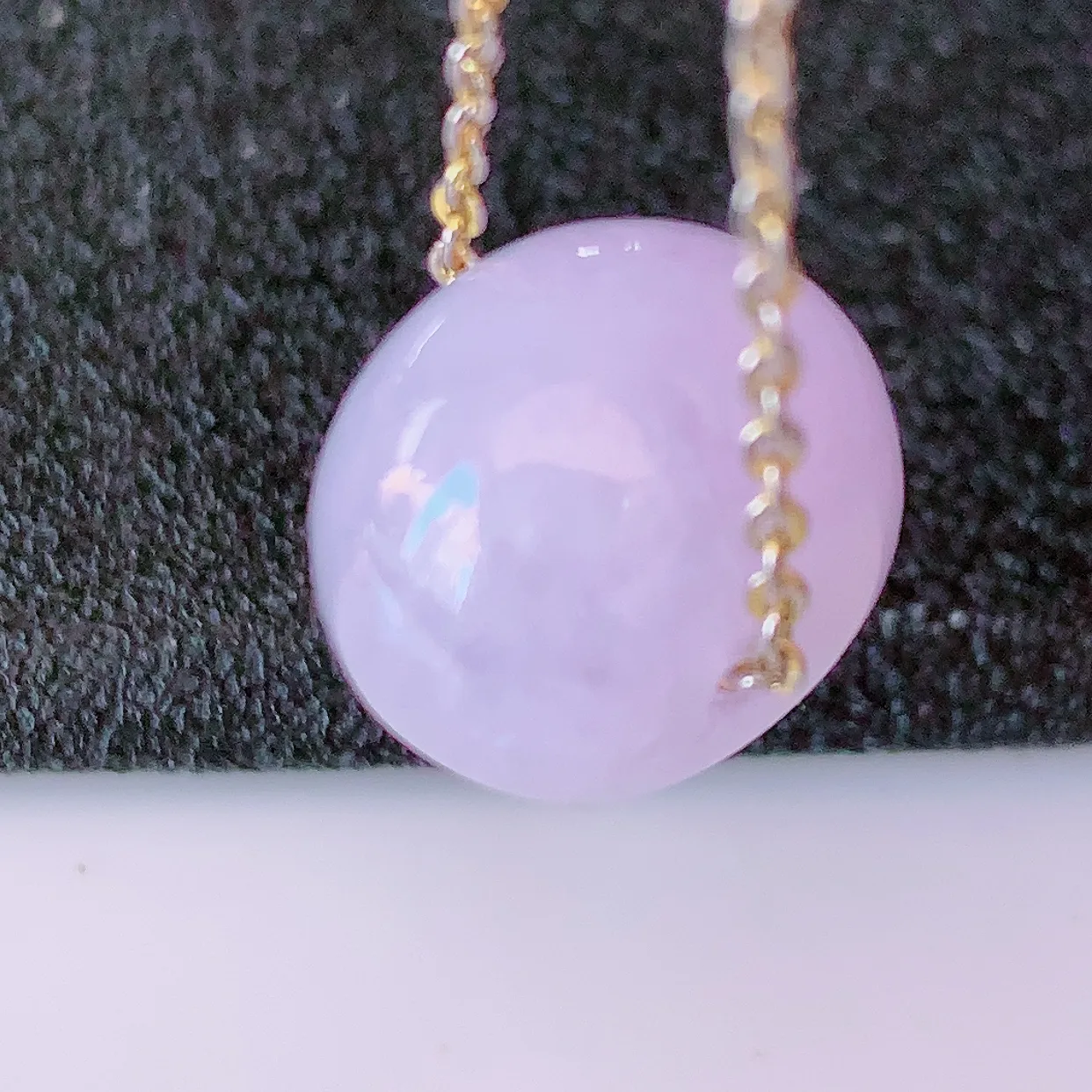 自然光实拍，冰润紫罗兰翡翠路路通吊坠，寓意好运连连，路路畅通，经典款式，财运滚滚， 路路通，佩戴效果更好！配银链子#57.16