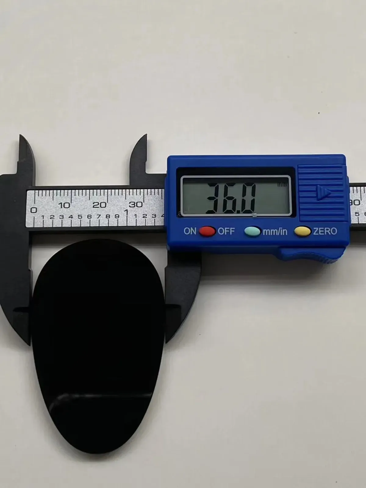 墨翠【平安无事牌】细腻干净，黑度好，性价比高，雕工精湛，打灯透绿‘