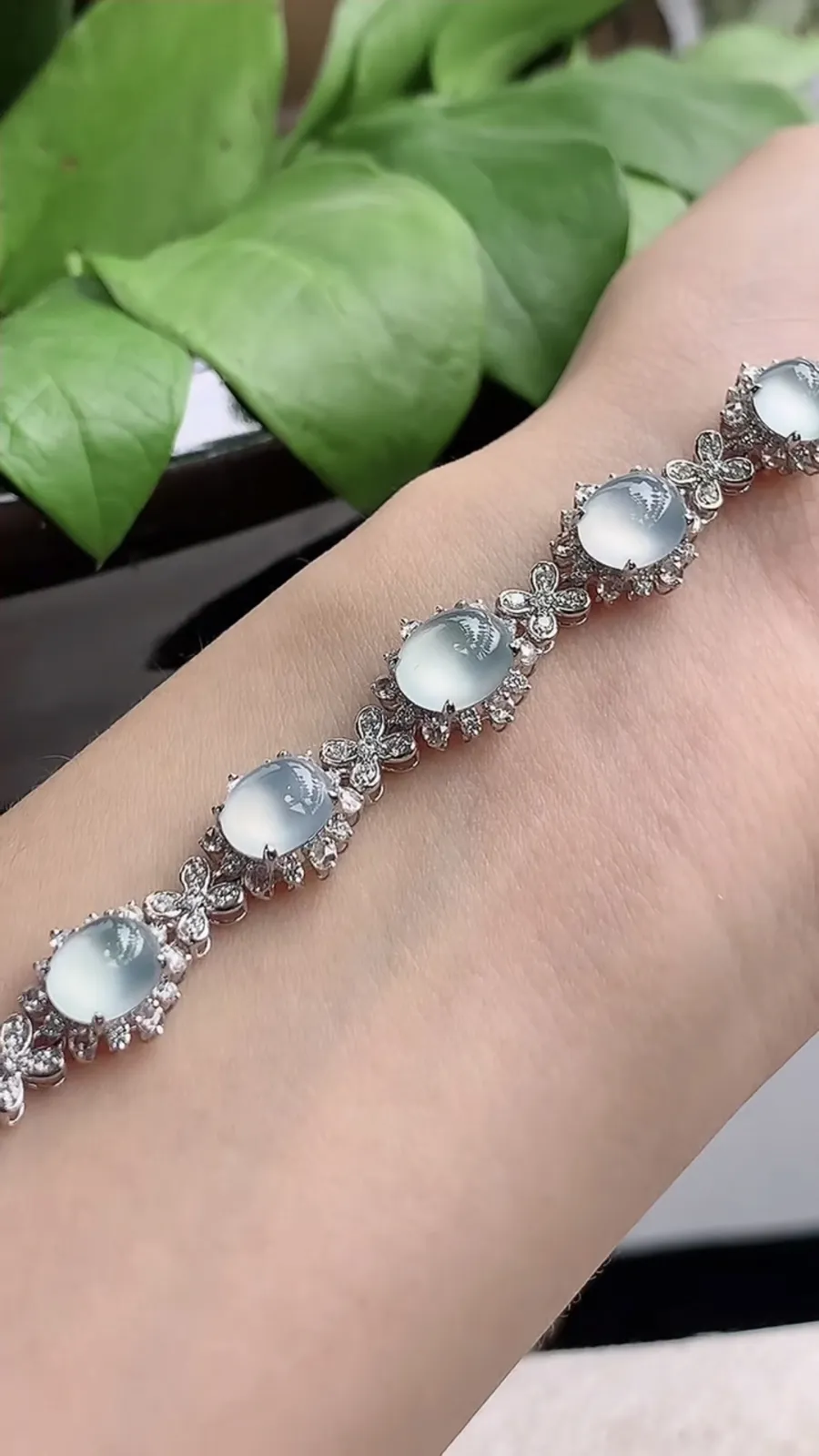 a货翡翠高冰种18K金伴钻镶嵌白月光蛋面手链 尺寸8×7×7mm 重量9.42g 1216