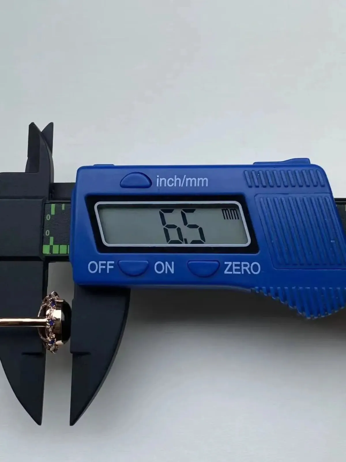 墨翠：【蛋面戒指】18K金+南非钻镶嵌，细腻干净，黑度极黑，性价比高·做工精致，打灯透绿 裸石尺寸：10.9*9.2*6.5