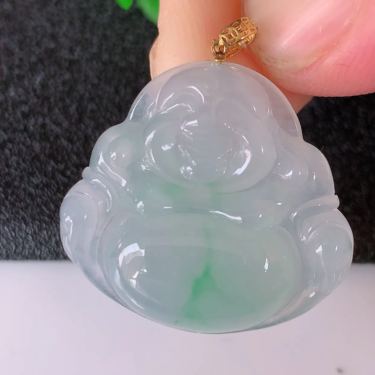 18K金镶嵌冰种飘绿翡翠佛公吊坠，玉笑佛，饱满，开脸喜庆，品佳品，配戴优雅迷人！#49.18整体29