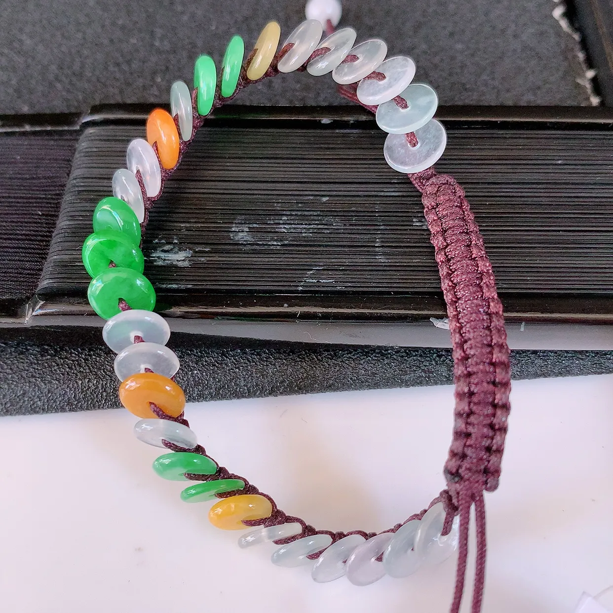 自然光实拍，冰润多彩翡翠平安扣手串手链，种老水足，冰清玉润   颜色漂亮  #46.16取一尺寸6.6