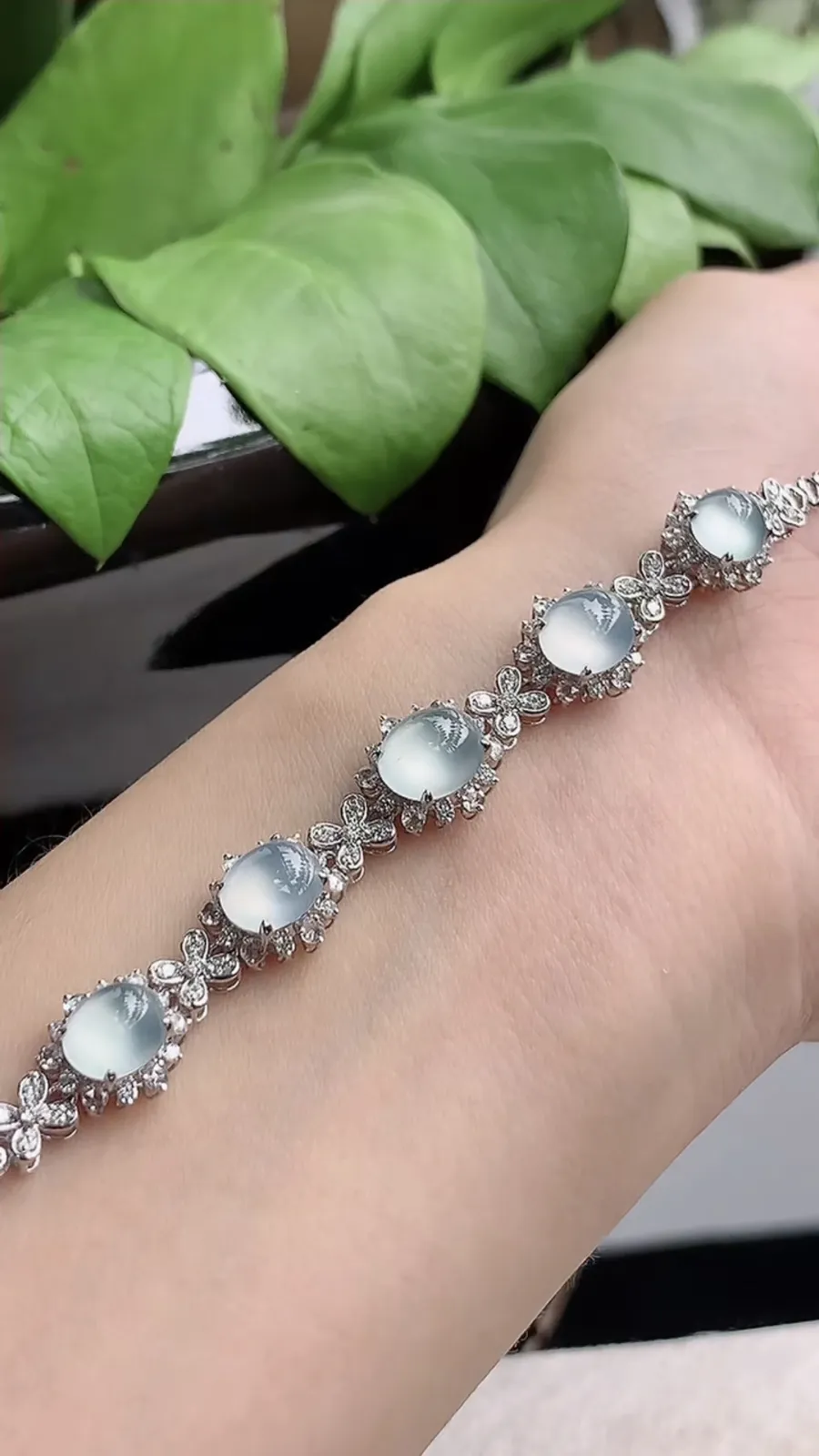 a货翡翠高冰种18K金伴钻镶嵌白月光蛋面手链 尺寸8×7×7mm 重量9.42g 1216