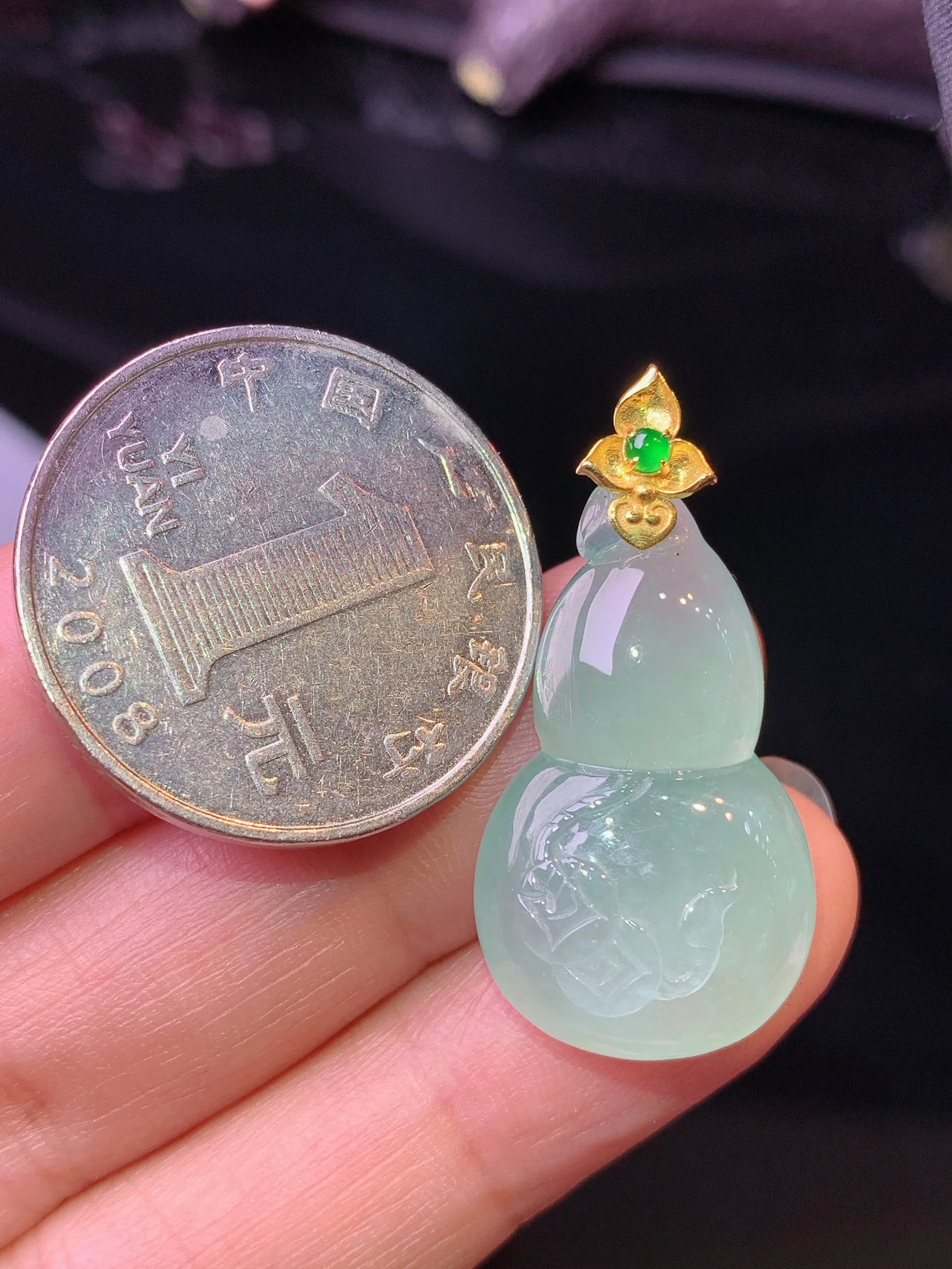 18k金钻镶嵌冰种葫芦吊坠 玉质细腻 色泽清新艳丽 整体尺寸32.5*16.2*7