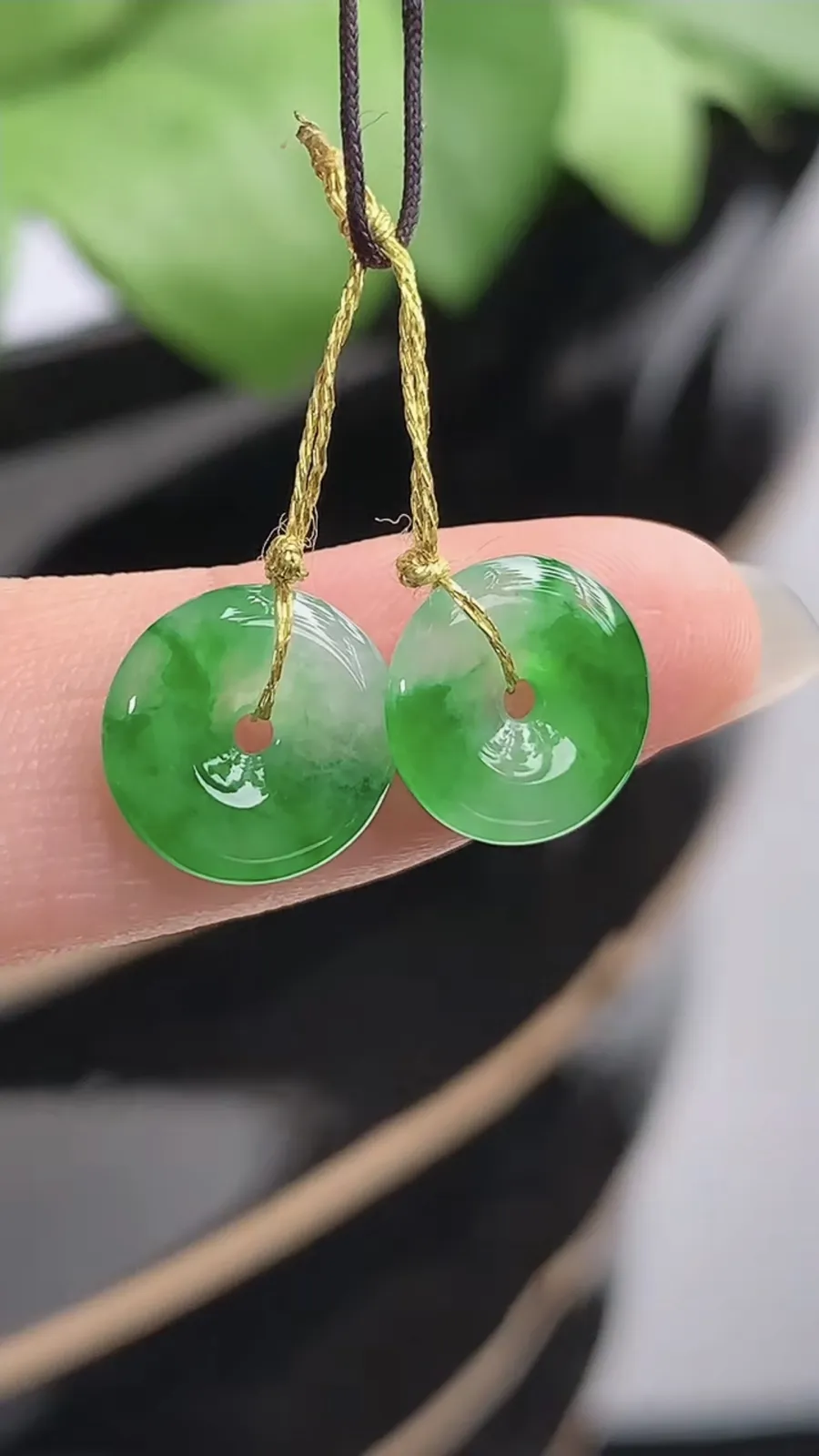 a货翡翠冰种飘阳绿平安扣吊坠一对 尺寸9.5×2mm 重量0.86g 1216