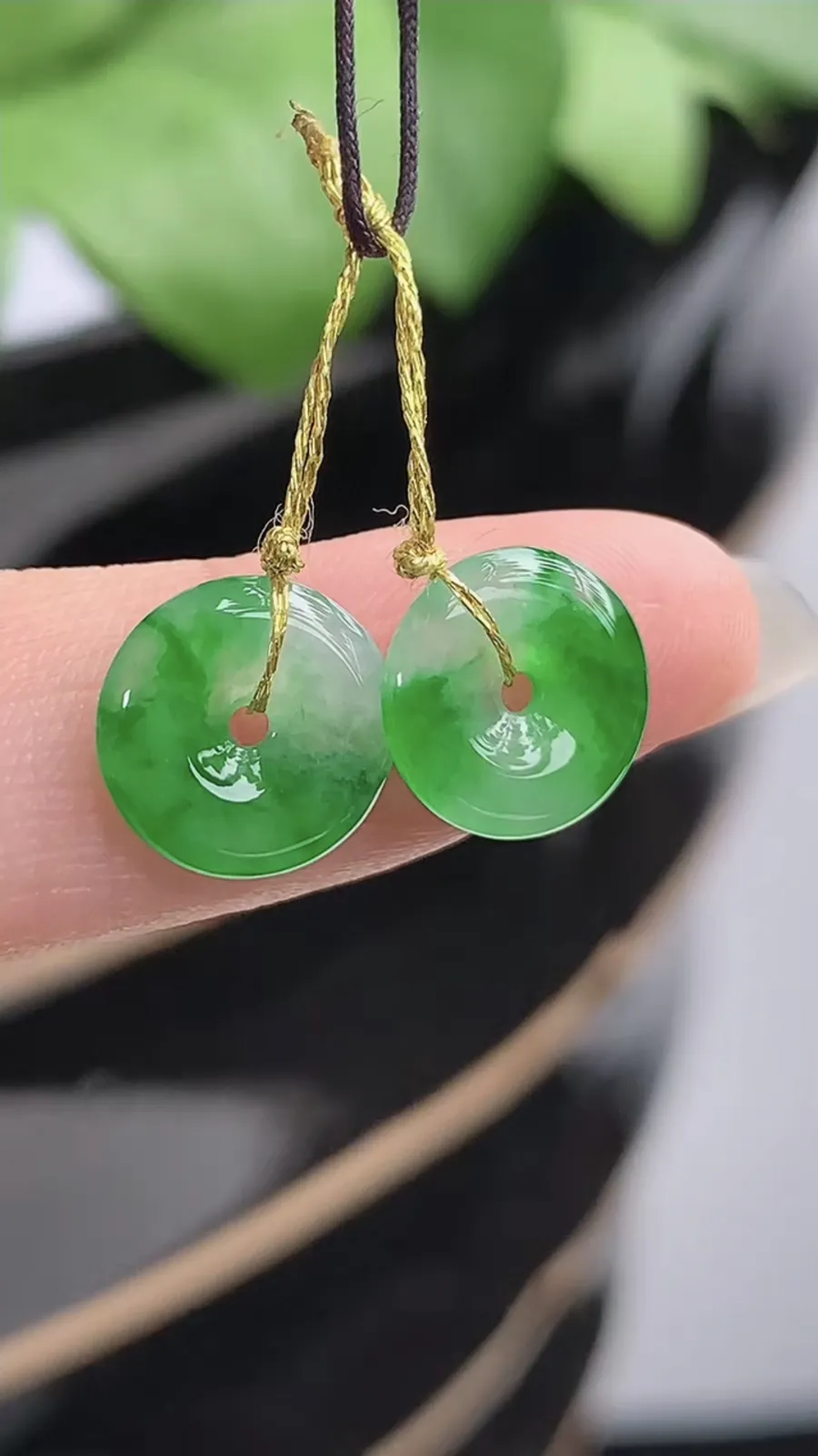 a货翡翠冰种飘阳绿平安扣吊坠一对 尺寸9.5×2mm 重量0.86g 1216
