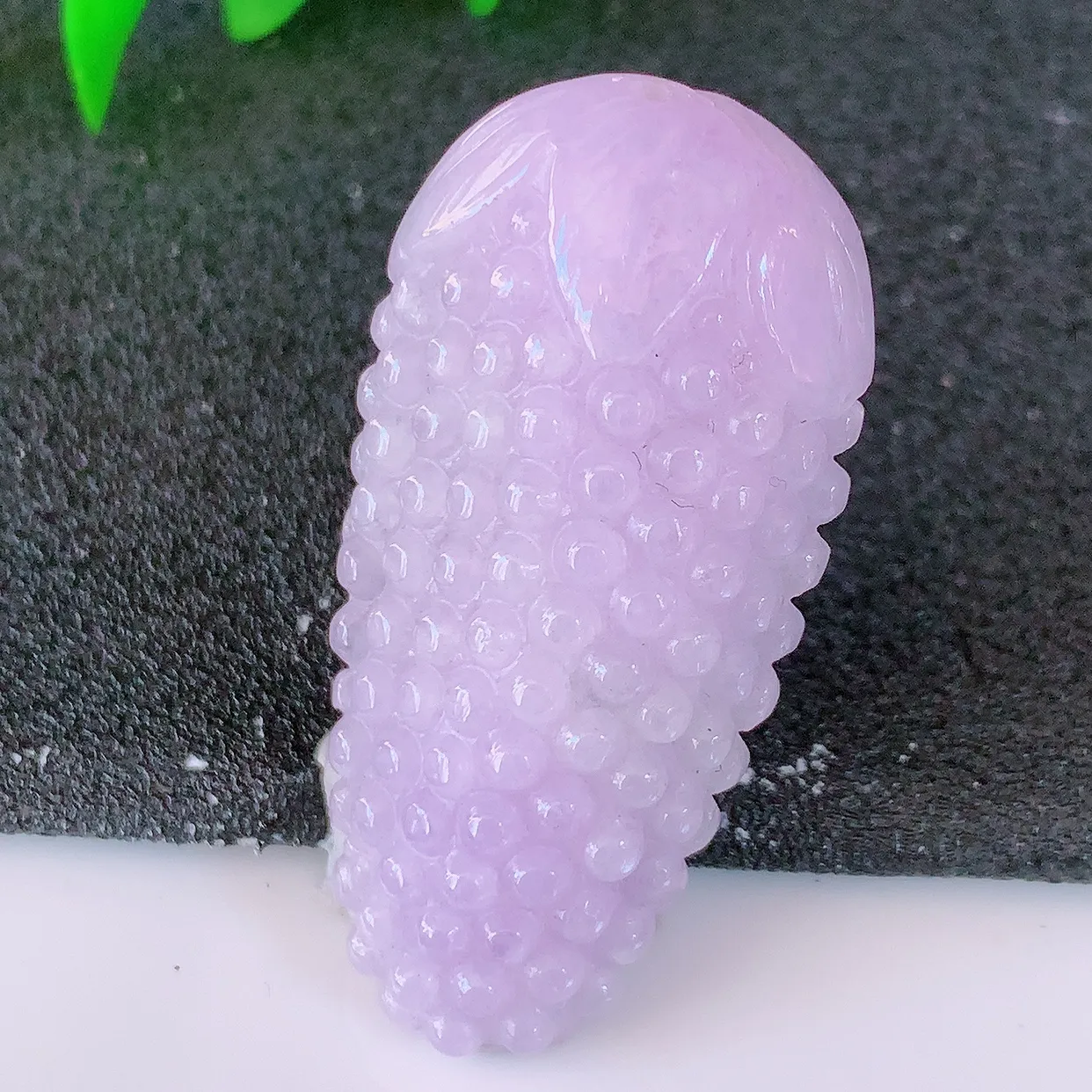 自然光实拍，多子多福葡萄紫罗兰翡翠吊坠，种老水足，雕工精湛 ，寓意美好， 佩戴时尚出众！#57.16