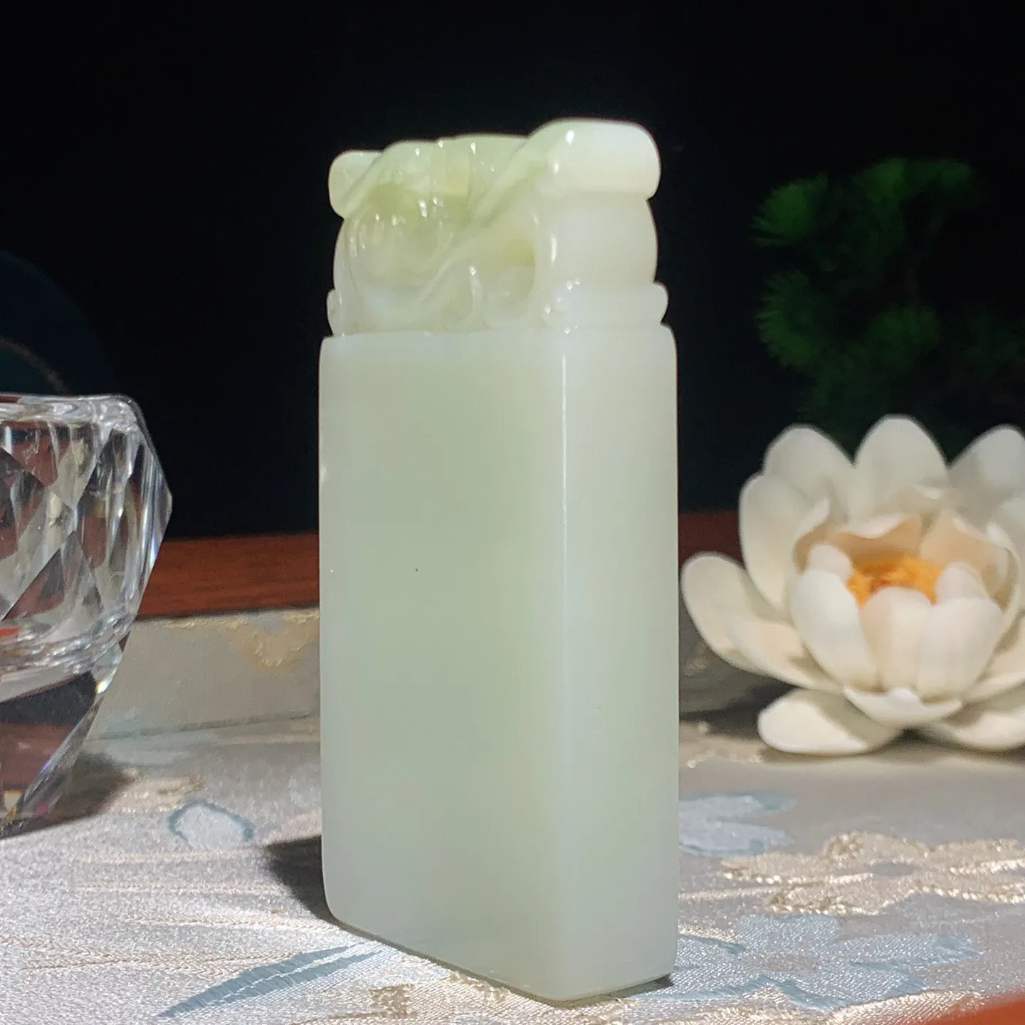 收藏级！新疆和田玉蓝翠平安无事牌挂件。尺寸72/38/12重89克。玉质细腻油润。手推出油。品相大气。lt251220