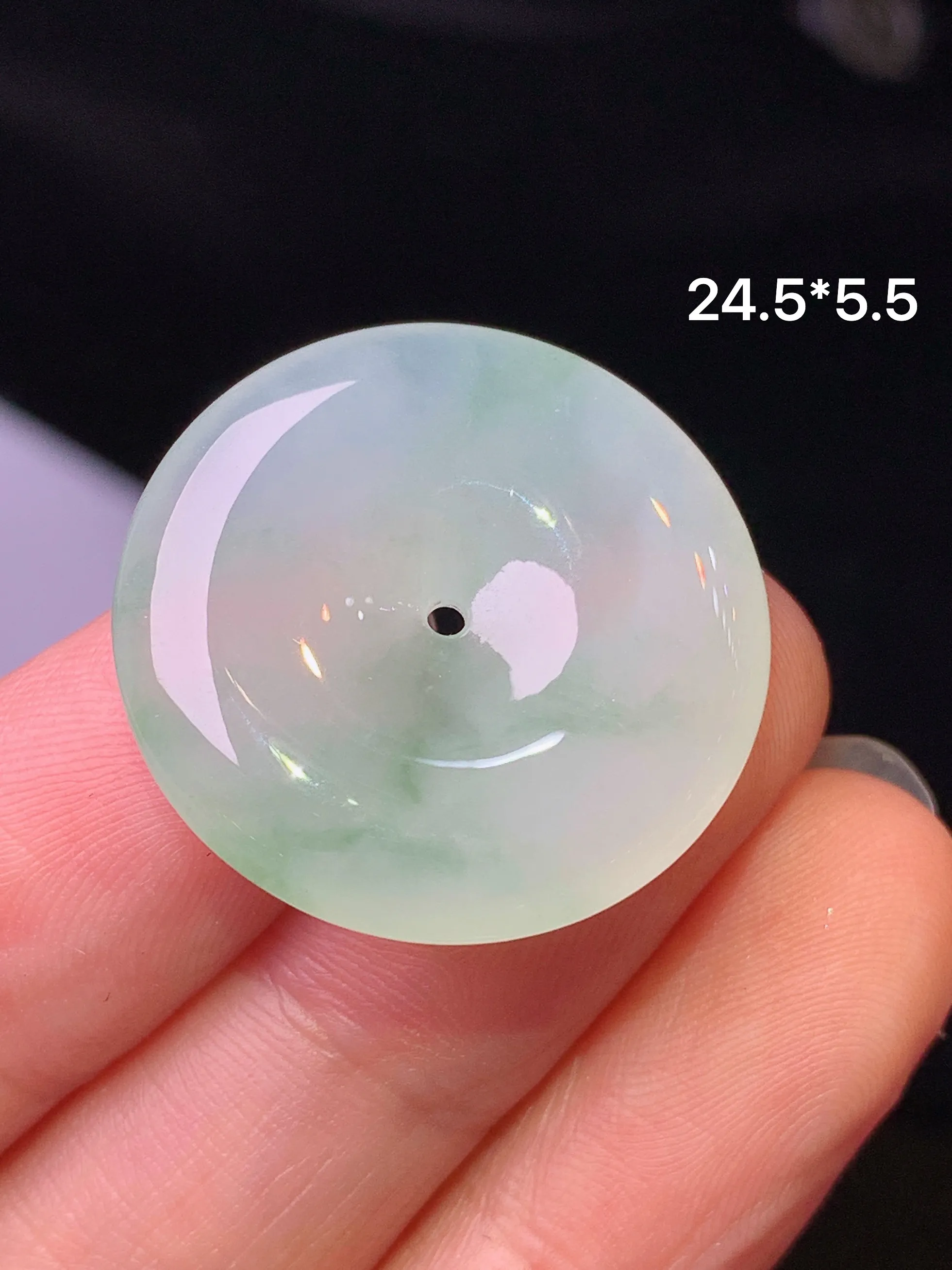 飘绿平安扣吊坠 玉质细腻 色泽清新艳丽 整体尺寸24.5*5.5