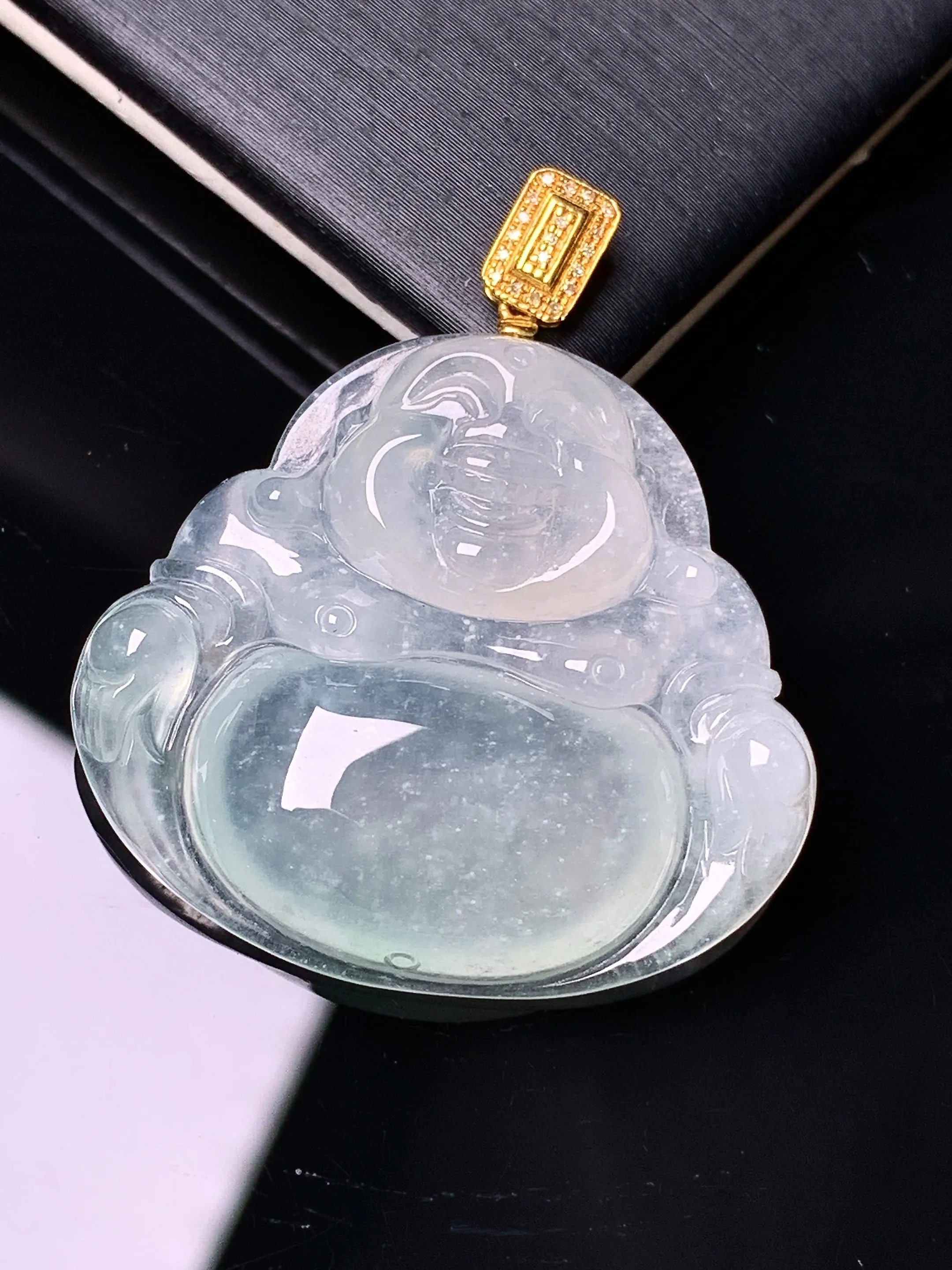 18k金钻镶嵌冰种佛公吊坠 玉质细腻 色泽清新艳丽 整体尺寸34.6*30.8*5.8