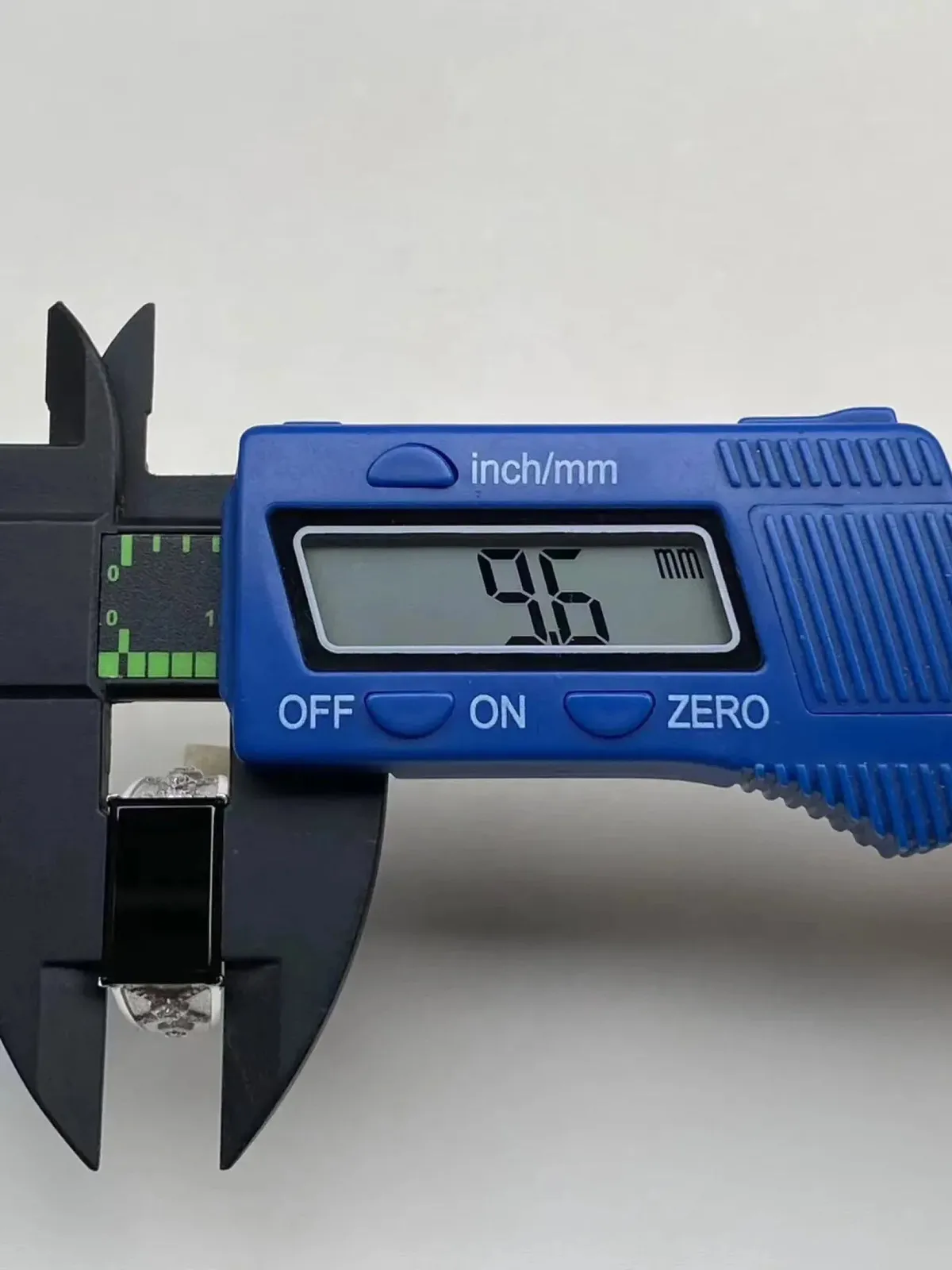 墨翠：【方形戒指】18K金+南非钻镶嵌，细腻干净，黑度极黑，性价比高·做工精致，打灯透绿 裸石尺寸：16.1*9.6