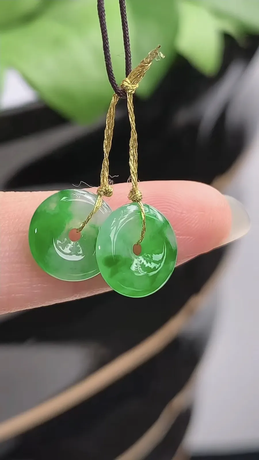 a货翡翠冰种飘阳绿平安扣吊坠一对 尺寸9.5×2mm 重量0.86g 1216