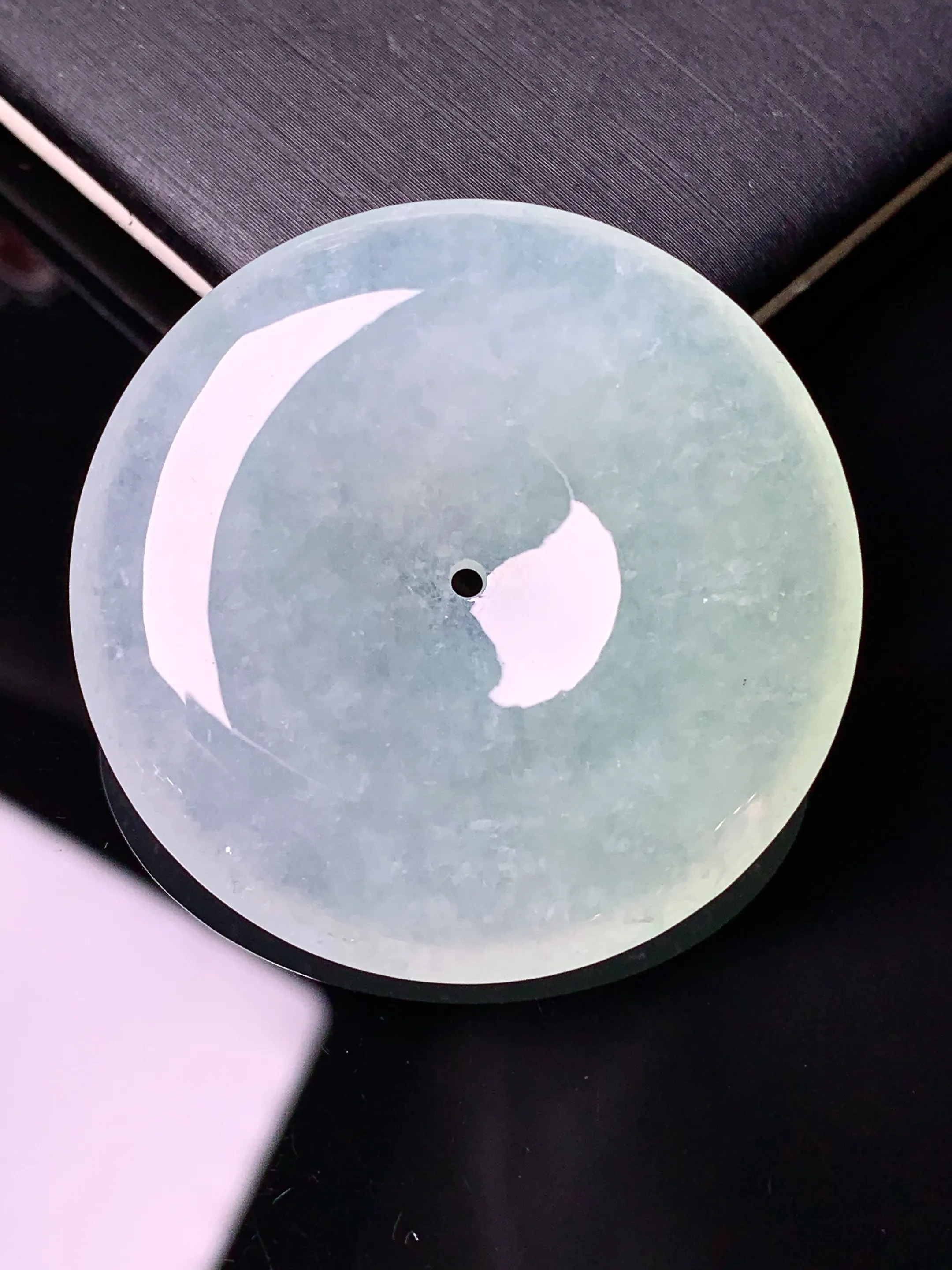 冰种平安扣吊坠 玉质细腻 色泽清新艳丽 整体尺寸36*5.8