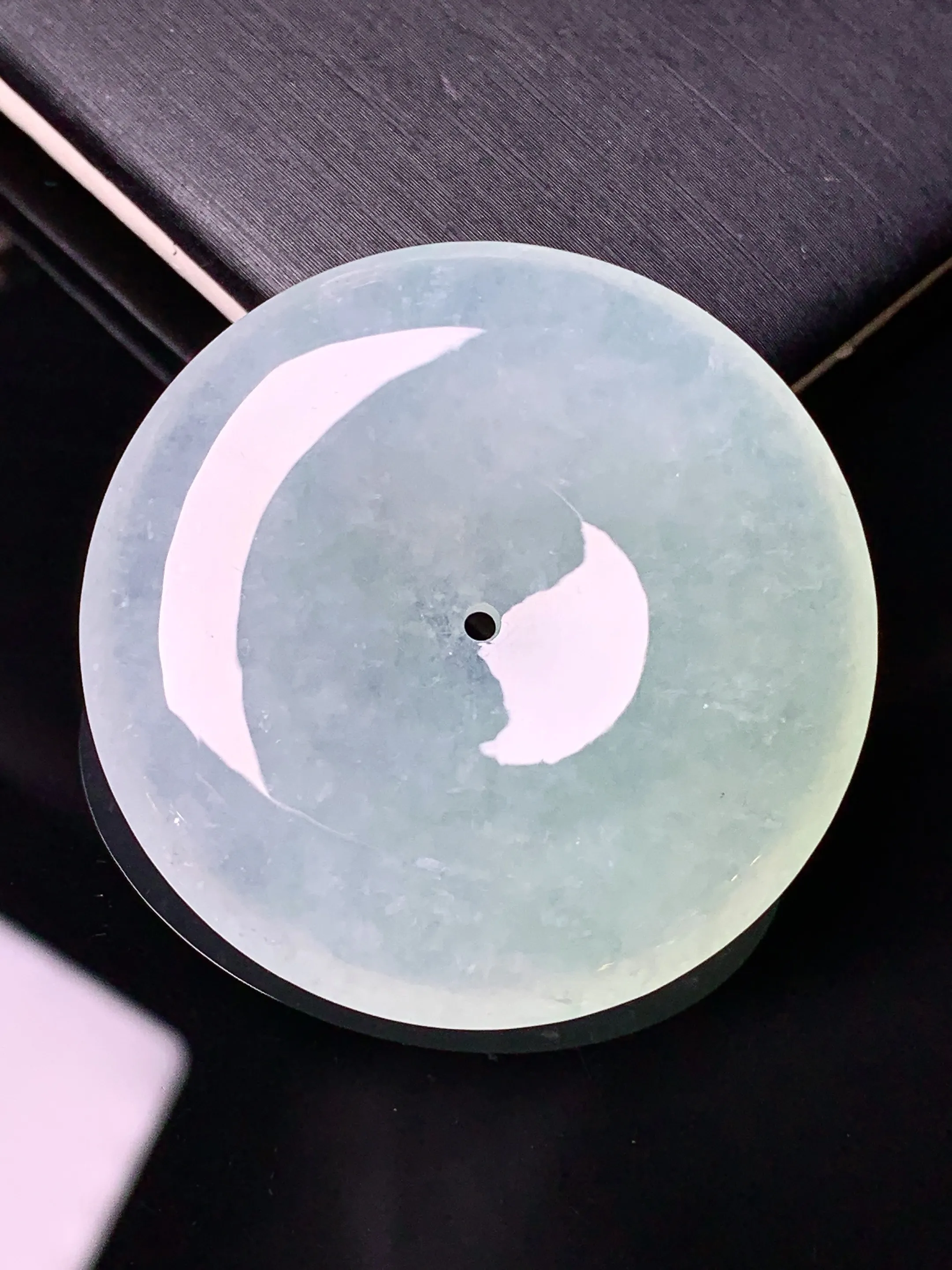 冰种平安扣吊坠 玉质细腻 色泽清新艳丽 整体尺寸36*5.8