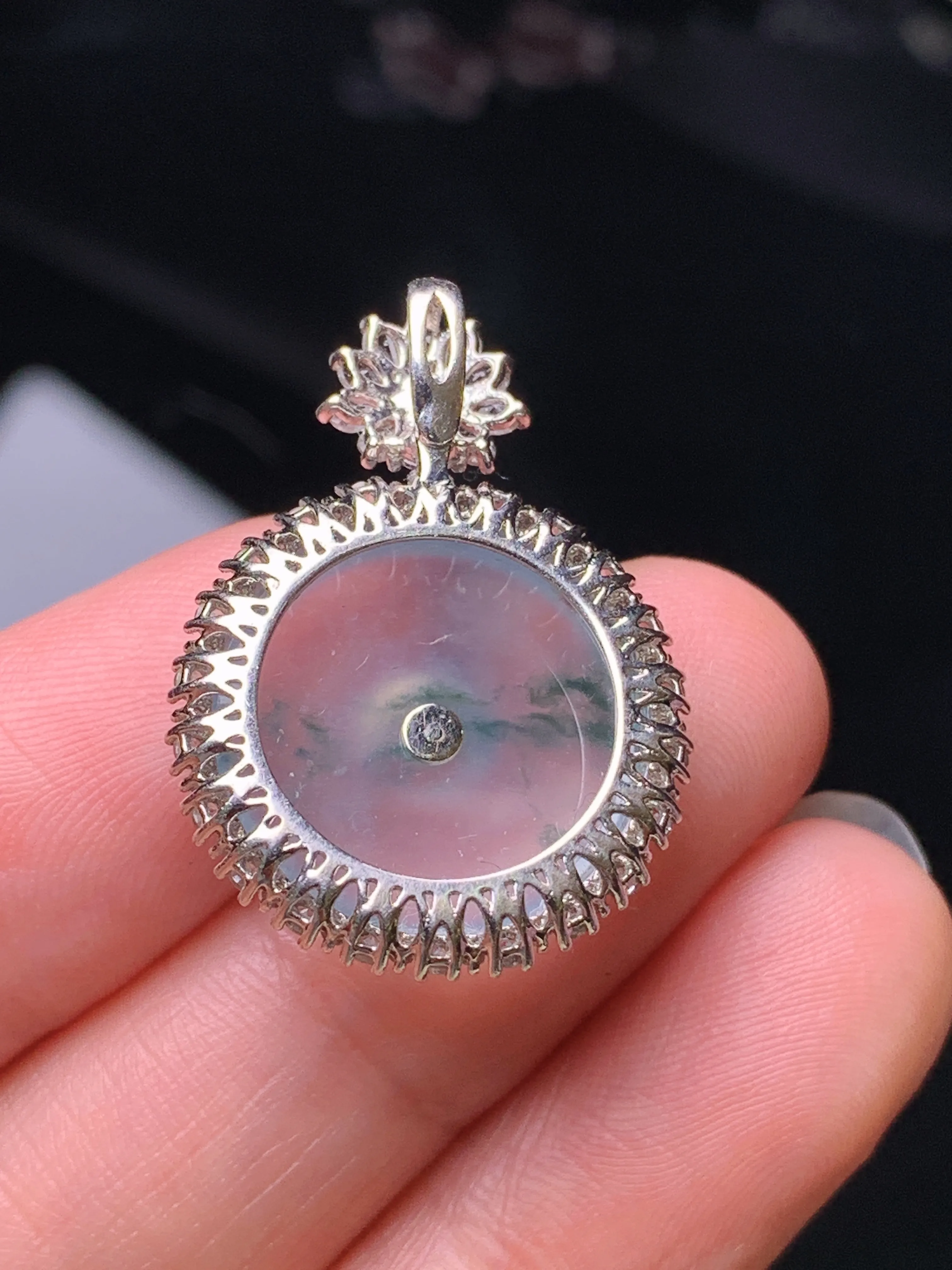 18k金钻白蓝宝镶嵌冰种平安扣吊坠 玉质细腻 色泽清新艳丽 整体尺寸27.5*19.8*6.5