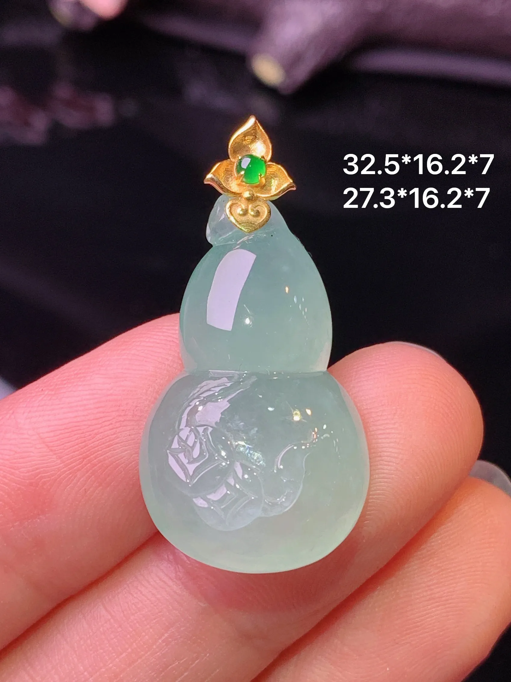 18k金钻镶嵌冰种葫芦吊坠 玉质细腻 色泽清新艳丽 整体尺寸32.5*16.2*7