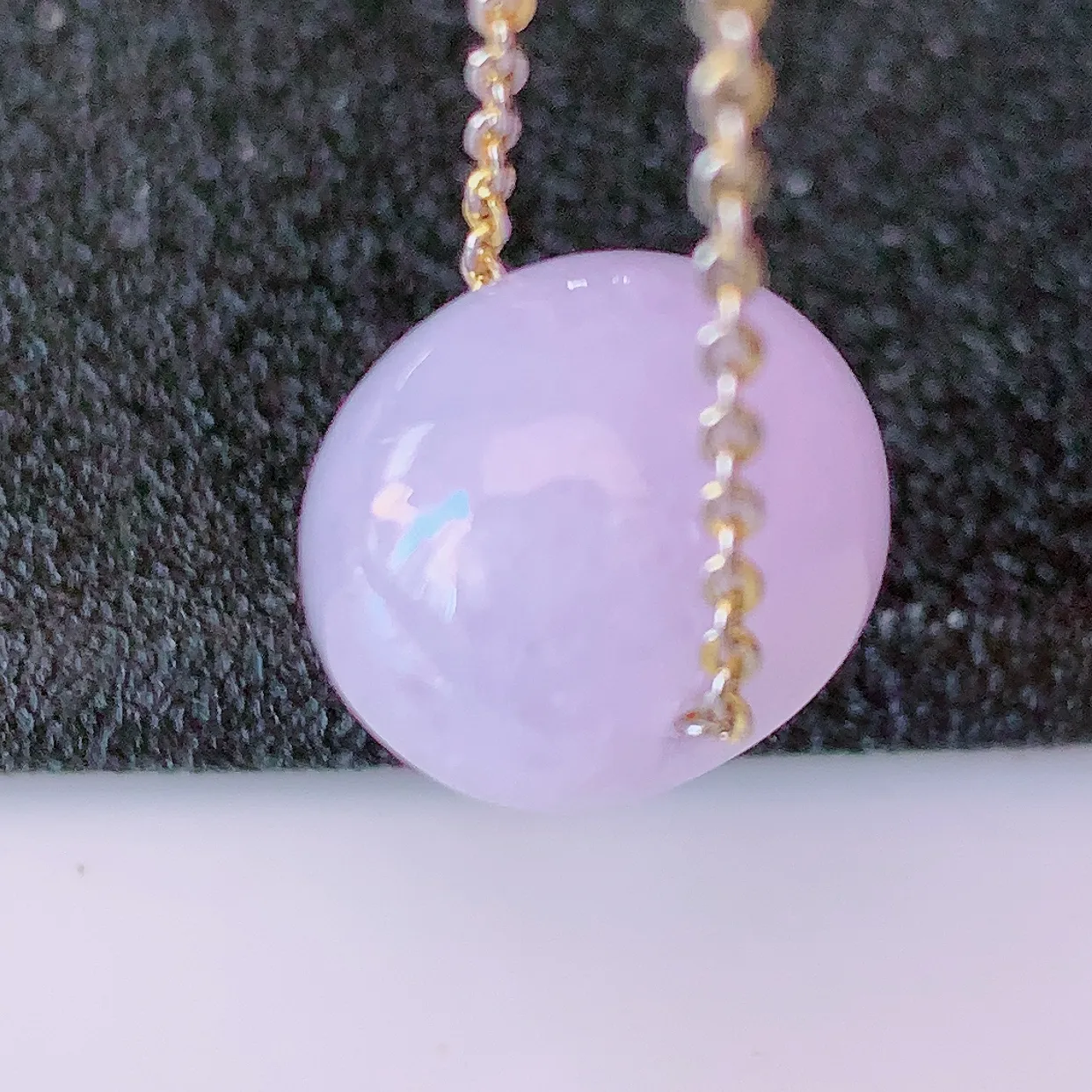 自然光实拍，冰润紫罗兰翡翠路路通吊坠，寓意好运连连，路路畅通，经典款式，财运滚滚， 路路通，佩戴效果更好！配银链子#57.16