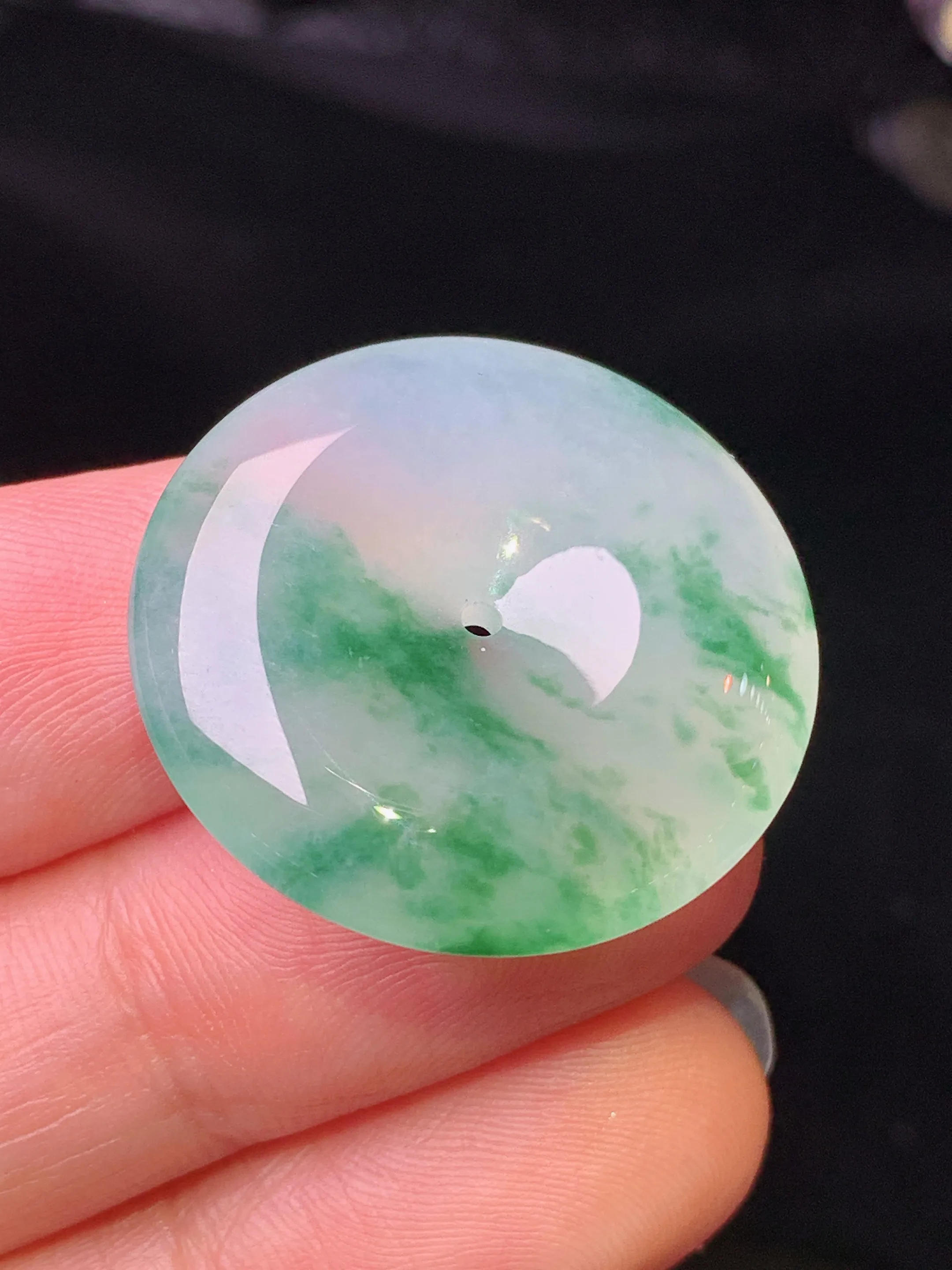 冰种飘绿平安扣吊坠 玉质细腻 色泽清新 艳丽 整体尺寸25.5*5.6