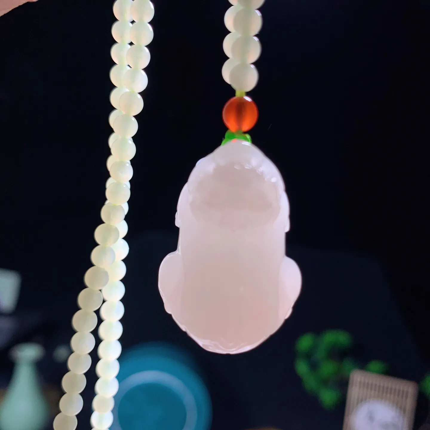 和田玉白玉招财进宝貔貅挂件。尺寸33/22/17重30克。玉质细腻油润。手推出油。佩戴高端典雅。lt251220