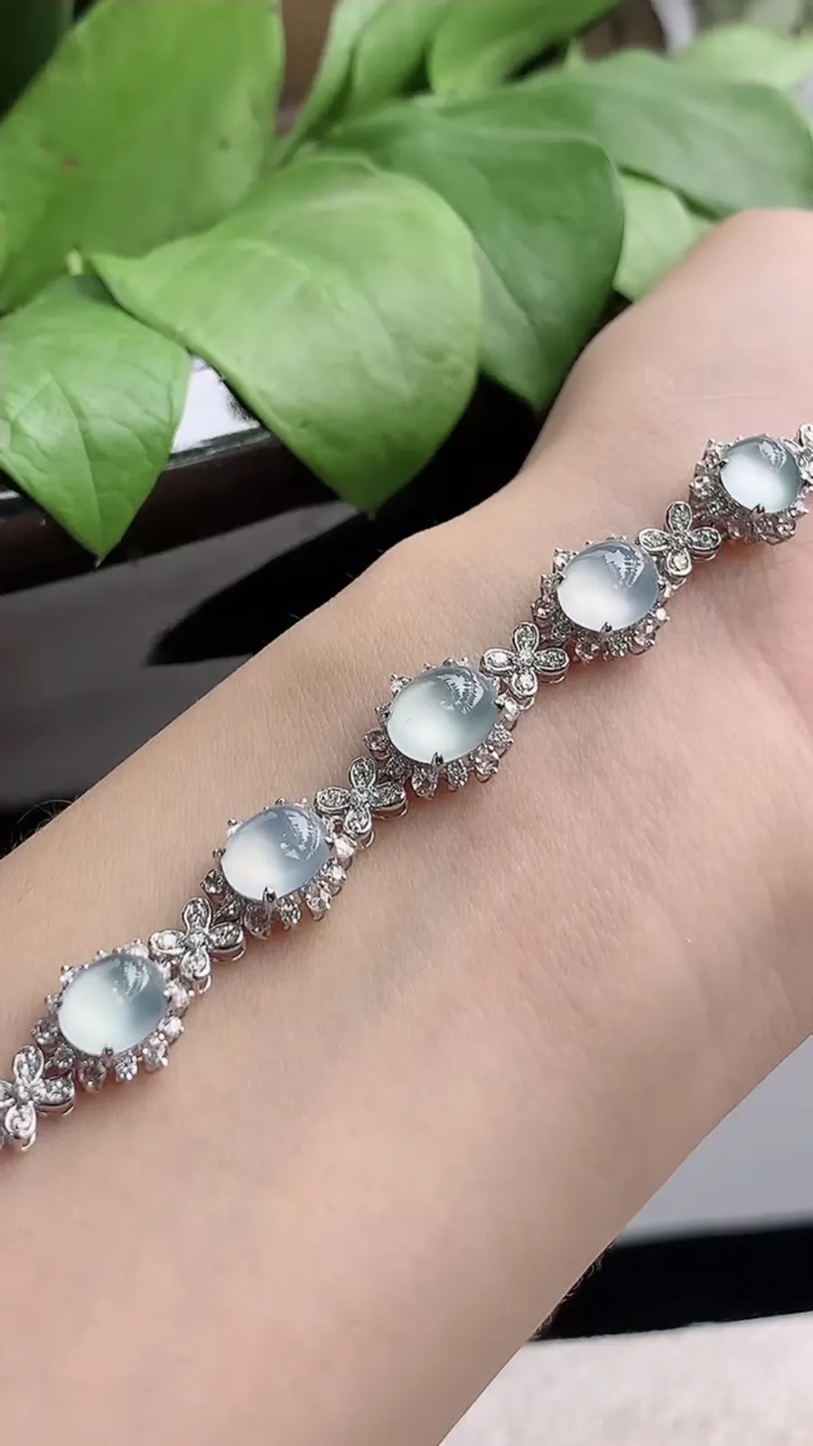 a货翡翠高冰种18K金伴钻镶嵌白月光蛋面手链 尺寸8×7×7mm 重量9.42g 1216