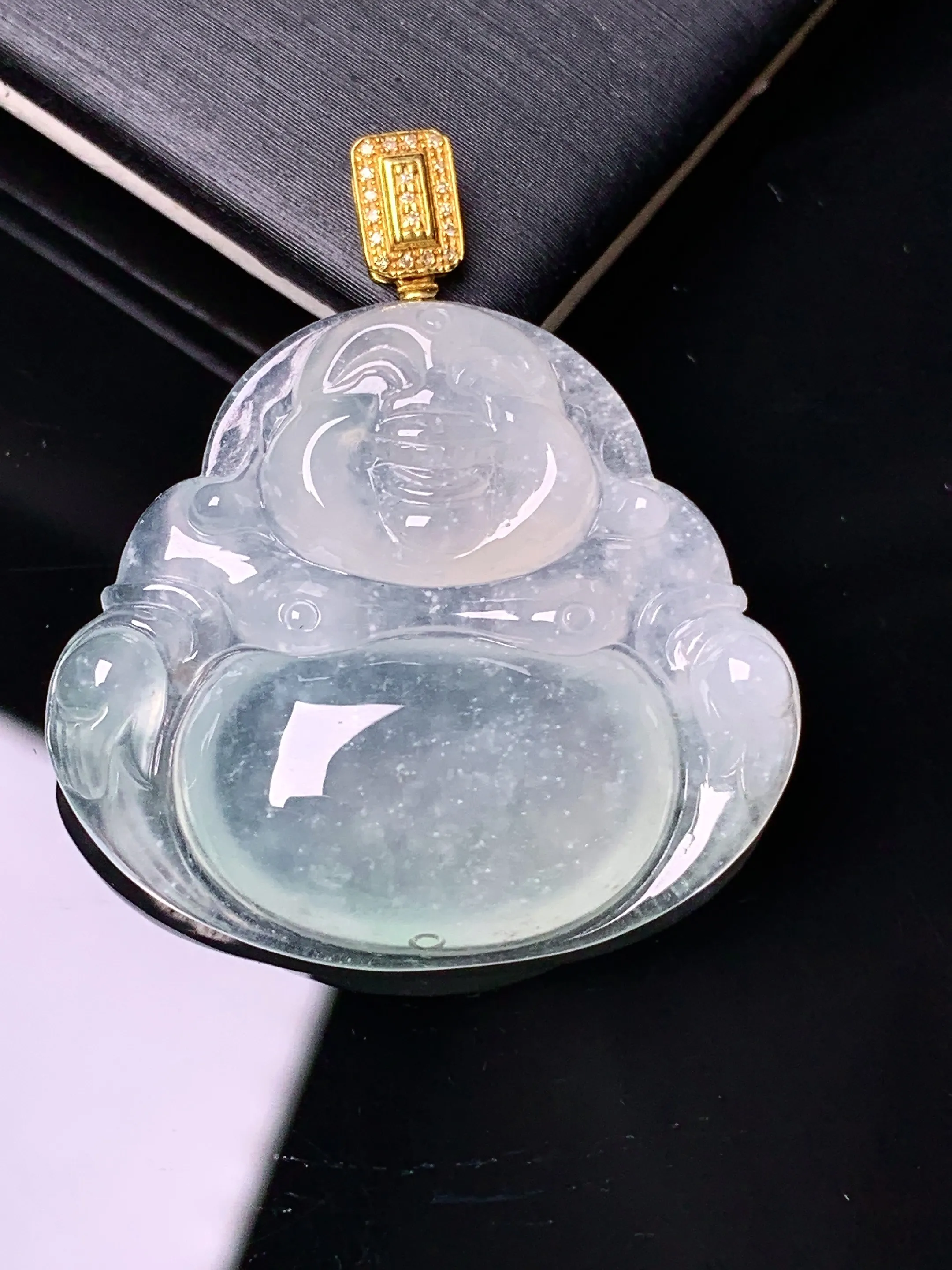 18k金钻镶嵌冰种佛公吊坠 玉质细腻 色泽清新艳丽 整体尺寸34.6*30.8*5.8