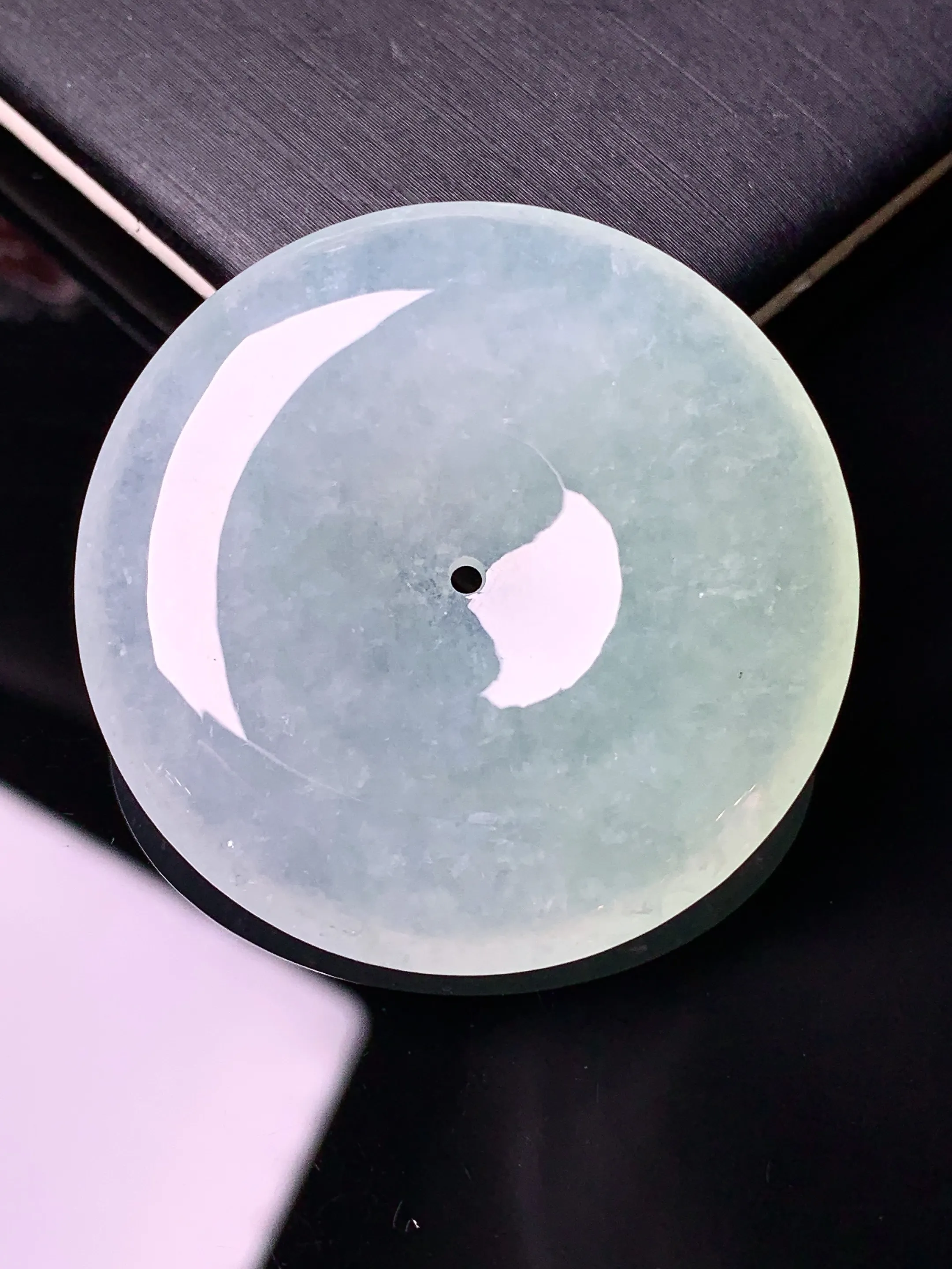 冰种平安扣吊坠 玉质细腻 色泽清新艳丽 整体尺寸36*5.8