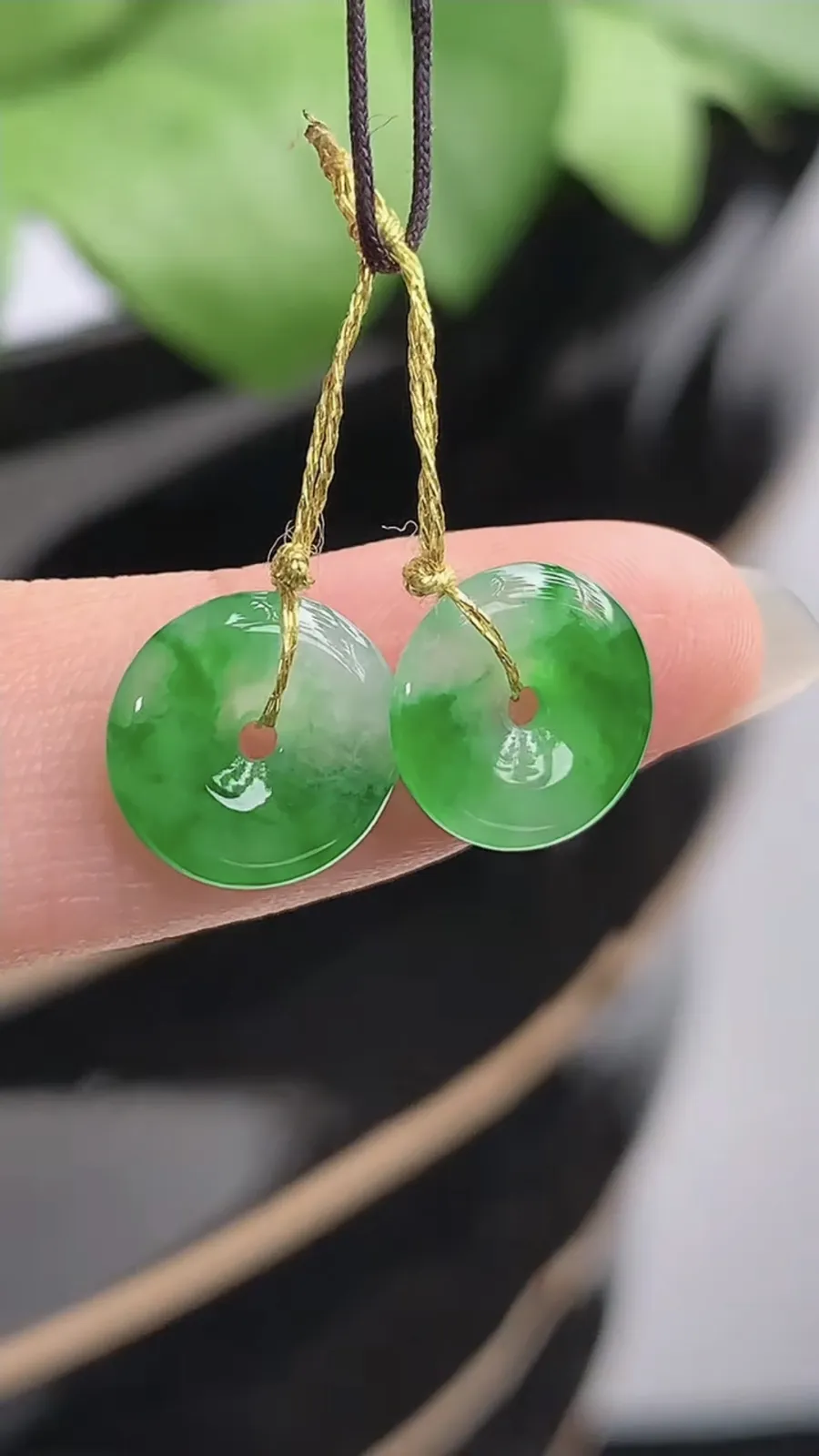 a货翡翠冰种飘阳绿平安扣吊坠一对 尺寸9.5×2mm 重量0.86g 1216