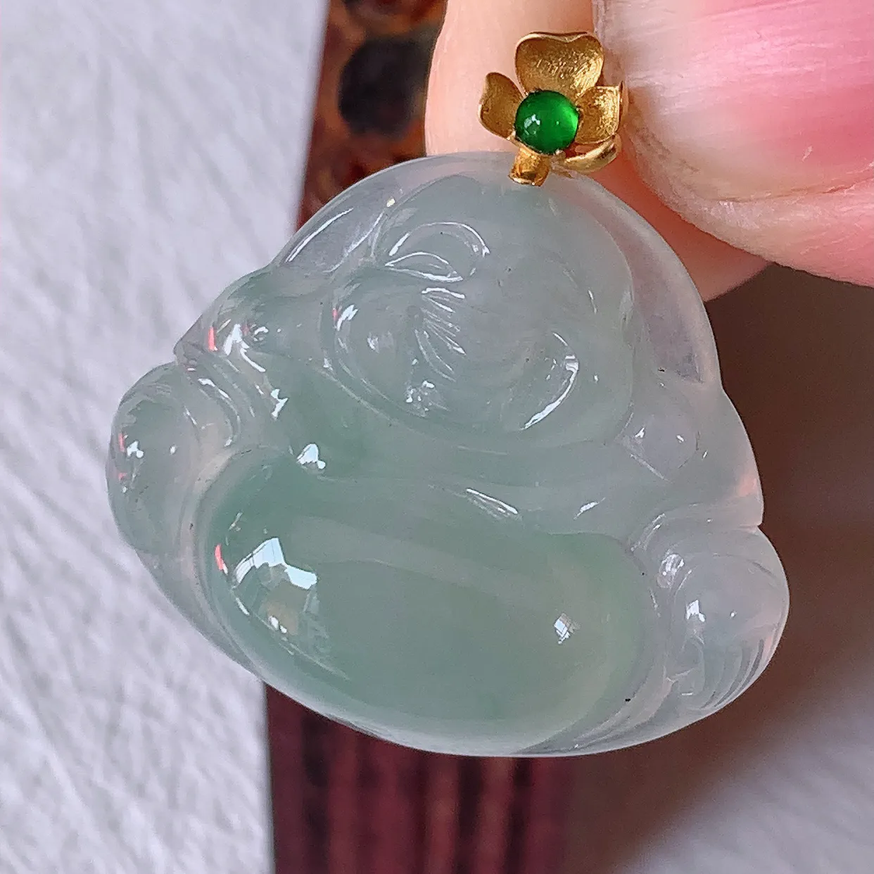 18K金镶嵌冰种翡翠佛公吊坠，玉笑佛，饱满，开脸喜庆，品佳品，配戴优雅迷人！#12.18整体25裸石