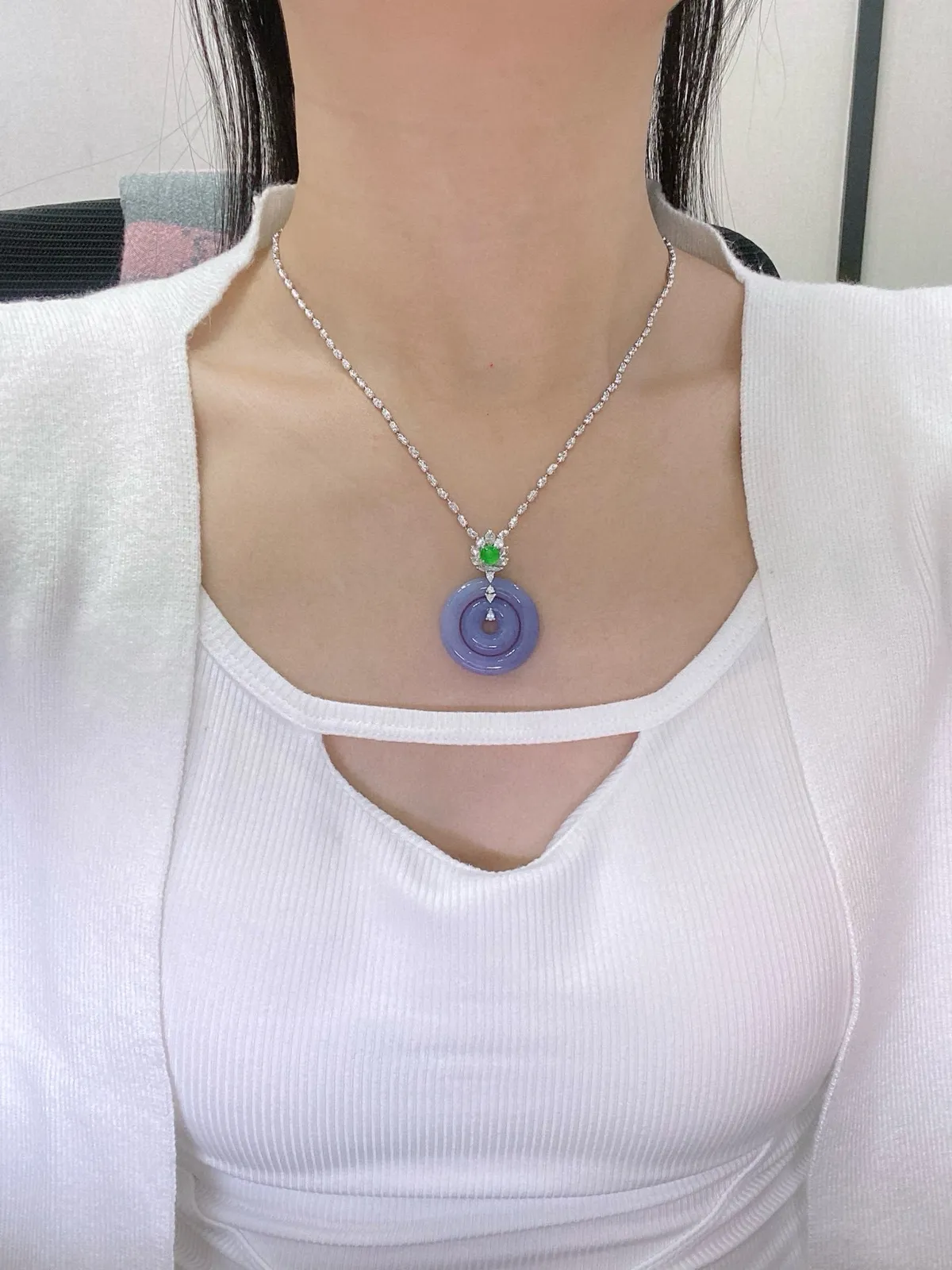 【冰种紫罗兰扣】甜甜圈双扣，质地细腻，冰感十足，通透闪亮，18k金钻镶嵌，裸石尺寸25.7**5毫米