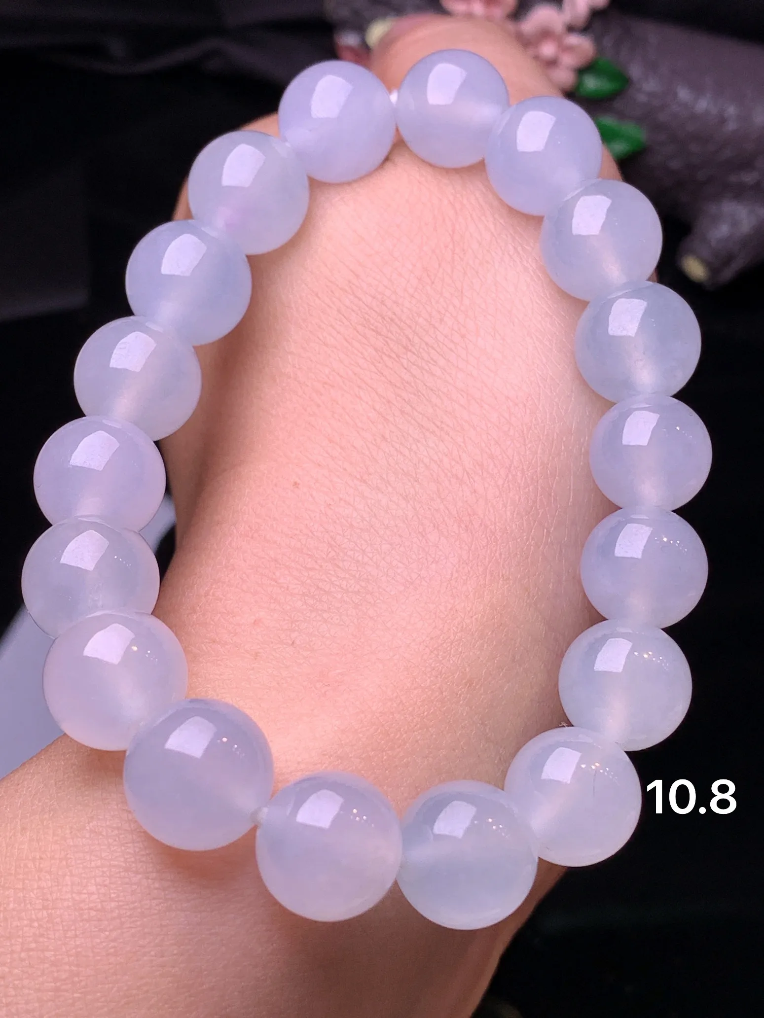 冰种圆珠手链 玉质细腻 色泽清新艳丽 整体尺寸10.8