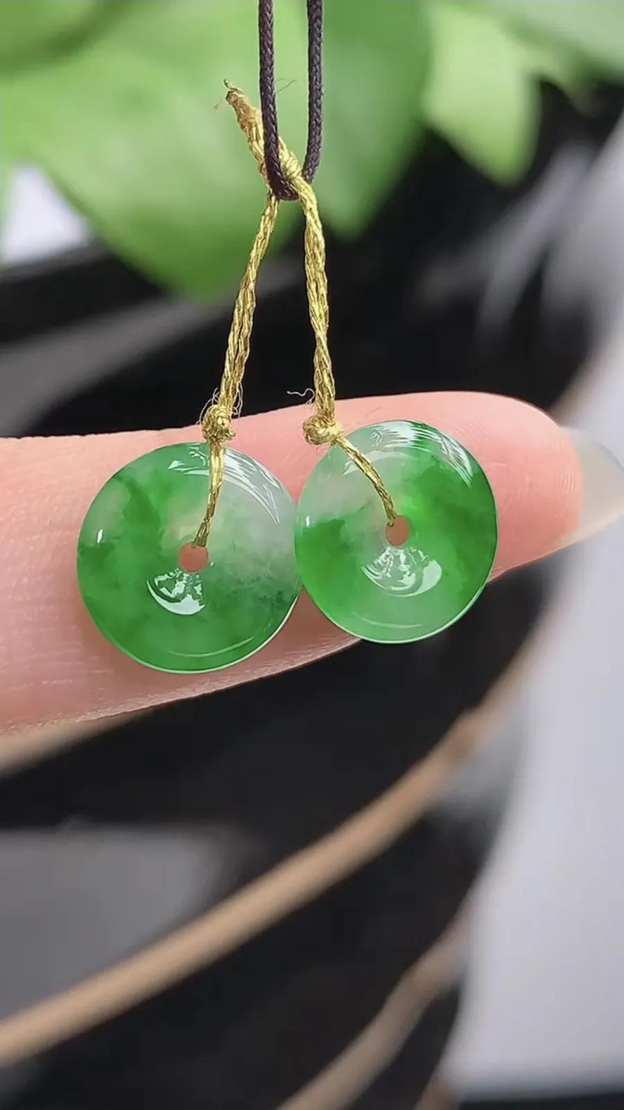 a货翡翠冰种飘阳绿平安扣吊坠一对 尺寸9.5×2mm 重量0.86g 1216