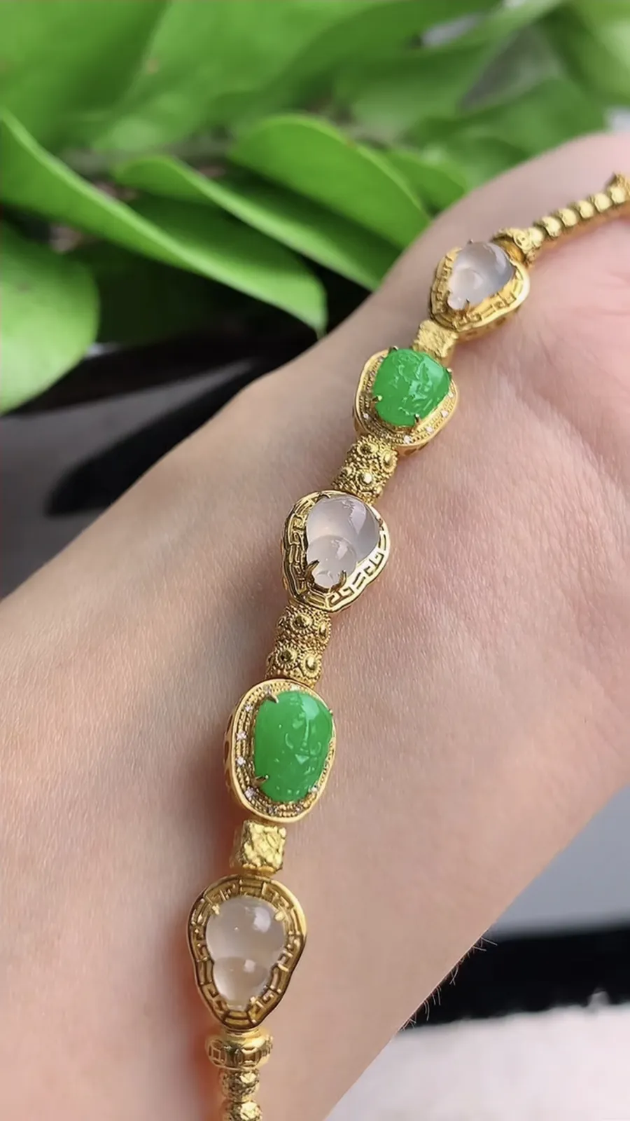 a货翡翠老坑冰种18K金伴钻镶嵌满绿招财貔貅白月光葫芦手链 尺寸7×5.4×5.5mm 重量5.72g 1215