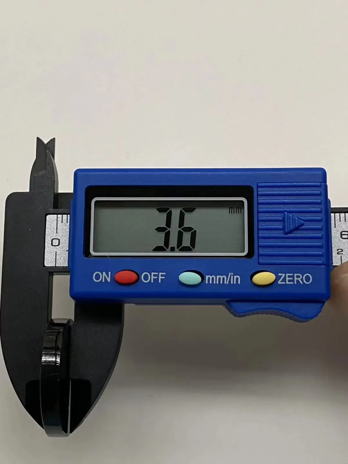 墨翠【平安扣】细腻干净，黑度好，性价比高，雕工精湛，打灯透绿‘