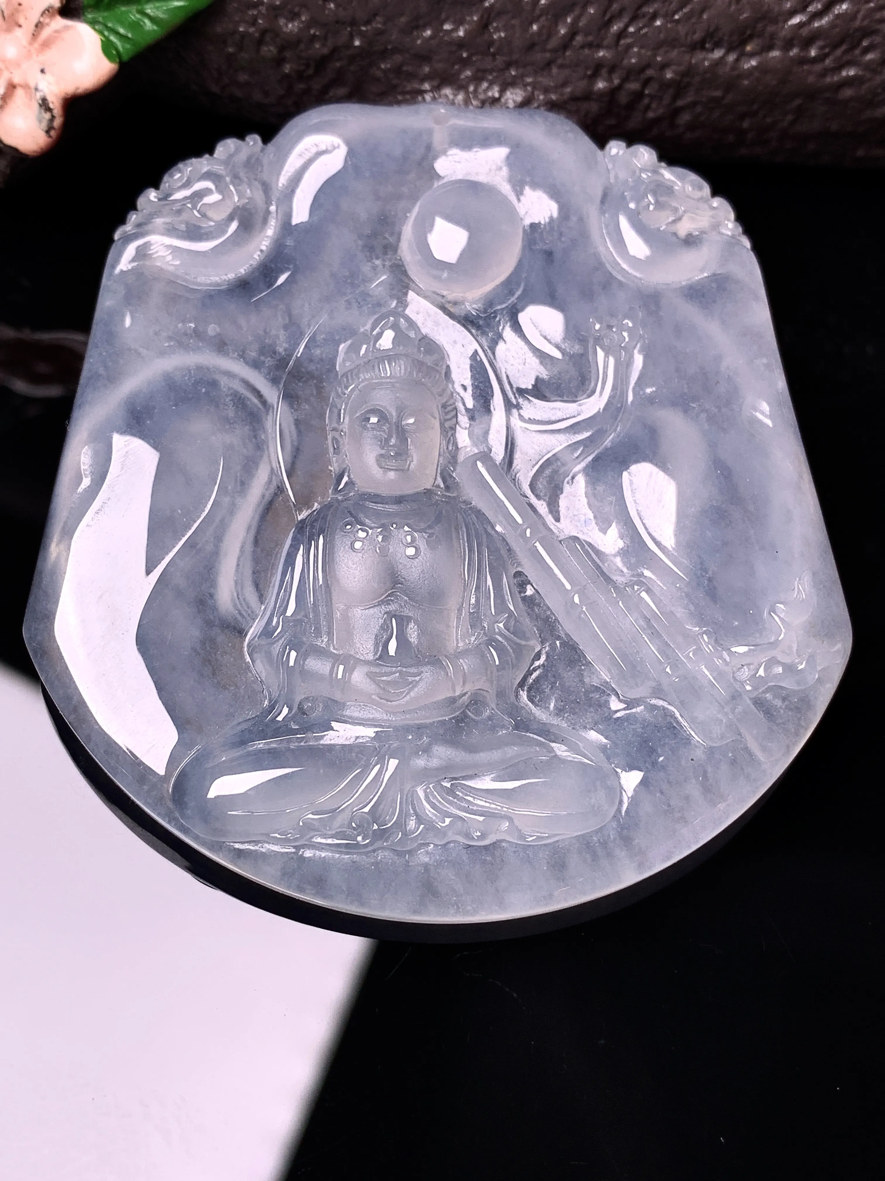 冰种观音菩萨吊坠 玉质细腻 色泽清新艳丽 整体尺寸54*50.2*5.5