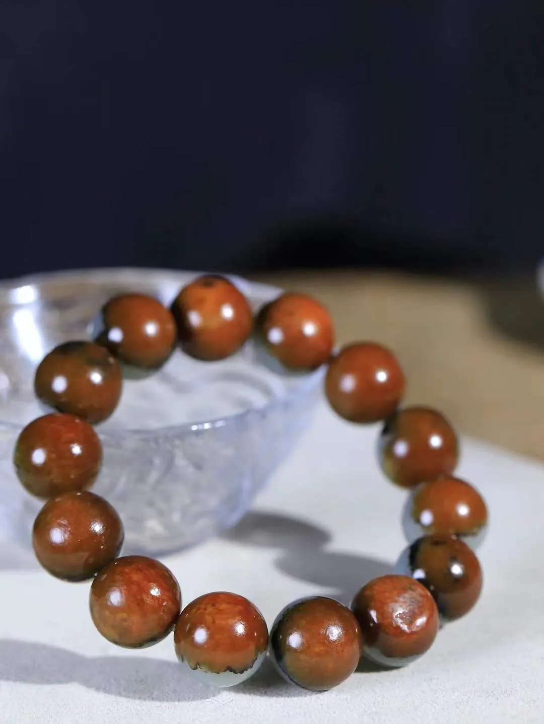 【珠圆玉润.手串】

精品️和田玉三色珠圆玉润手串 玉质温润细腻  整串打磨圆润，佩戴舒适。珠珠落玉盘，间关莺语花底滑，一生美好时光，无论身在何处，都有它相伴相守。事事顺遂，幸福美满，吉祥如意。重86.58克 尺寸取一16mm  FDL-791202068