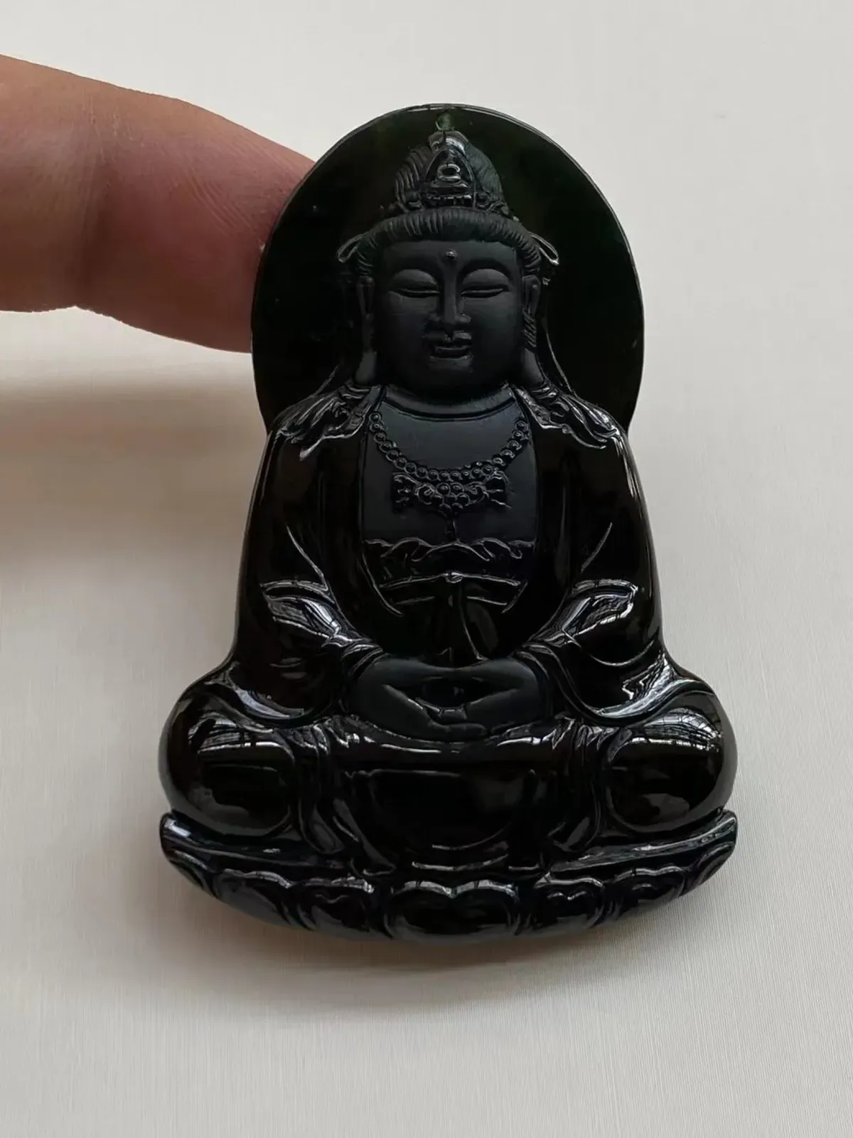 墨翠【立体观音】细腻干净，黑度好、性价比高，雕工精湛，打灯透绿‘