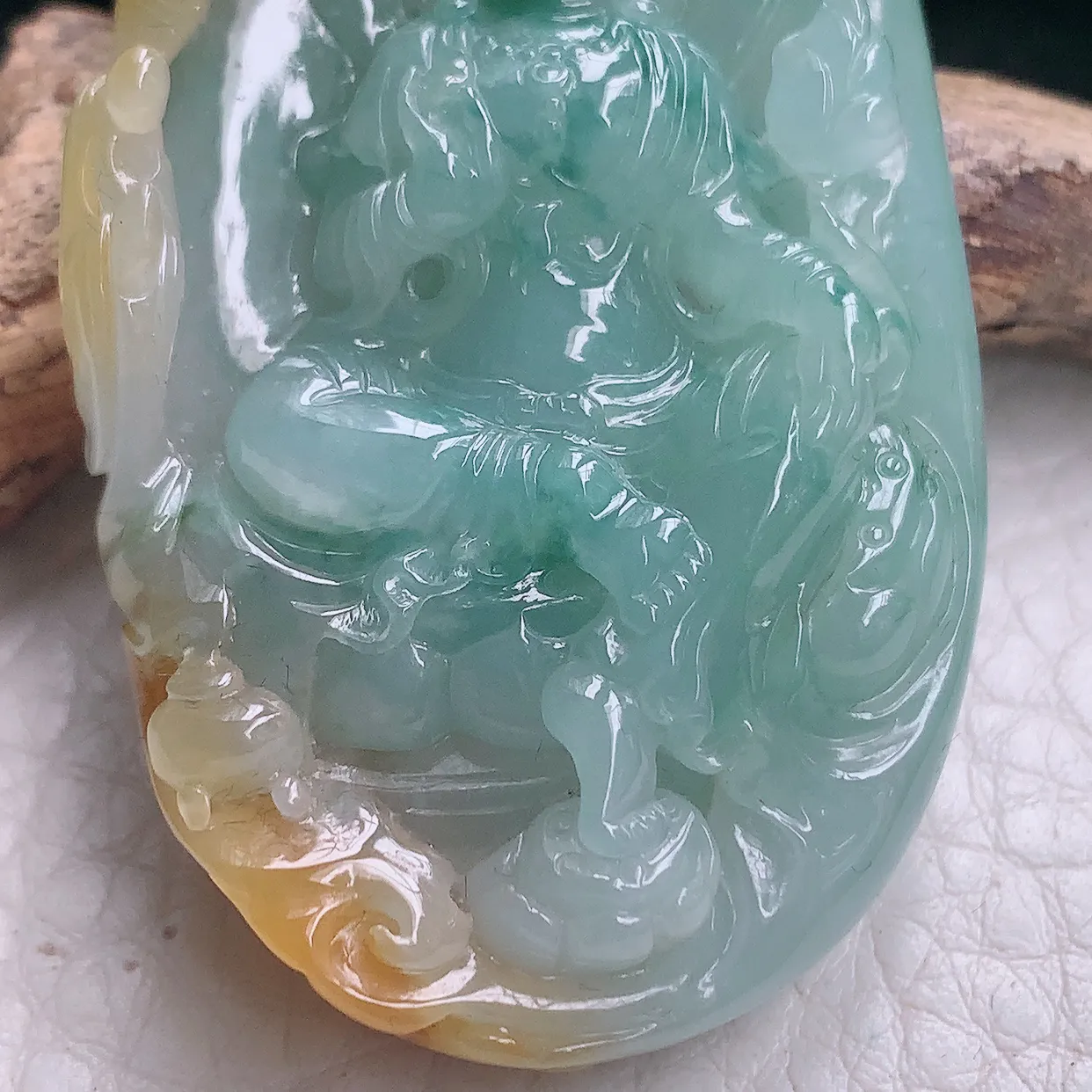 yl实拍60*33.8*11.2天然翡翠a货俏黄翡倚凤观音吊坠冰透精雕守护神玉坠