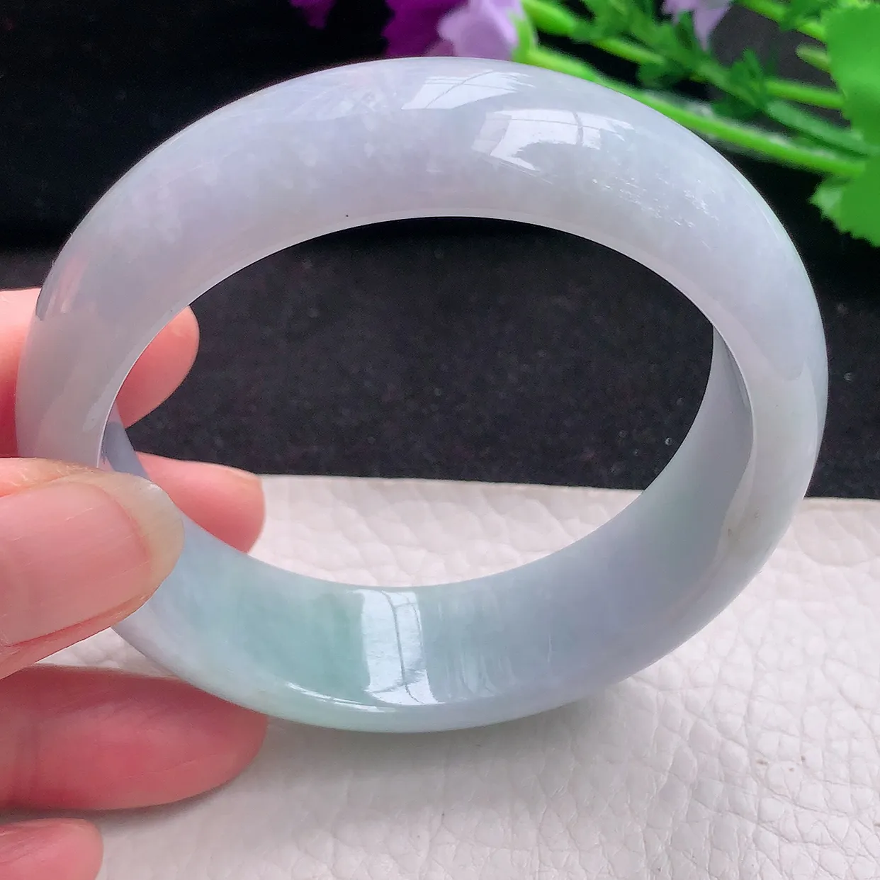 ee自然光58*18*8.2轮胎镯 缅甸翡翠A货淡春带彩宽边玉手镯玉手环