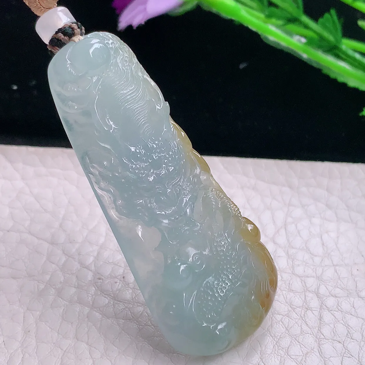 yl实拍57.5*25*7.2天然翡翠a货冰透俏黄龙牌吊坠精雕神龙戏珠玉坠