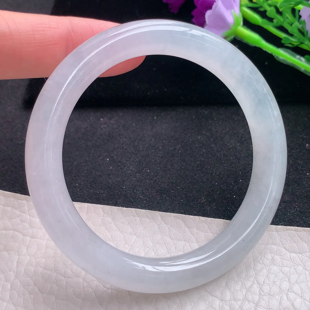 nr自然光56*9.5美人镯 缅甸翡翠a货水润冰纯圆条玉手镯玉手环 叮当